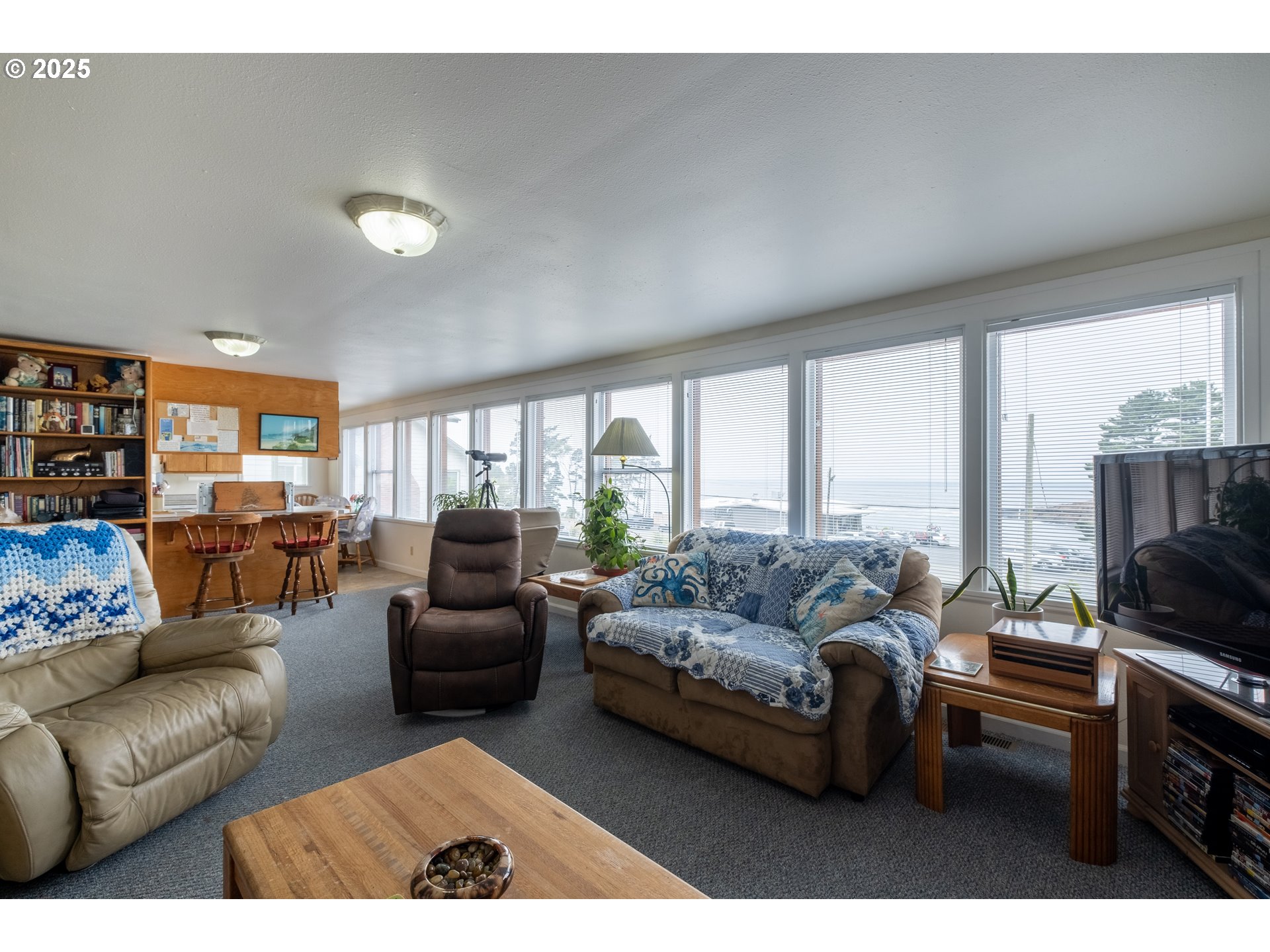 318 N HIGHWAY 101, Depoe Bay, OR, 97341