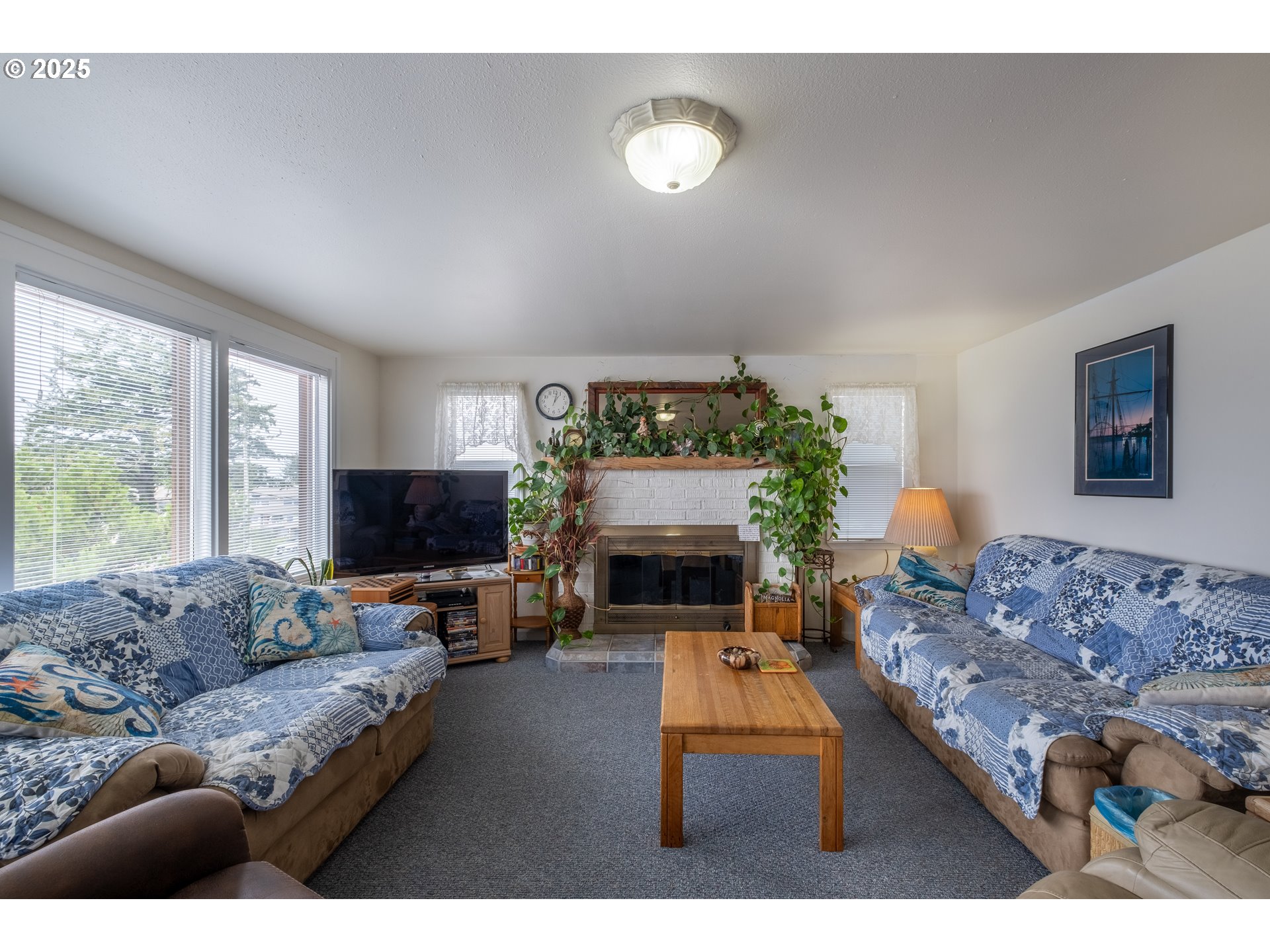 318 N HIGHWAY 101, Depoe Bay, OR, 97341