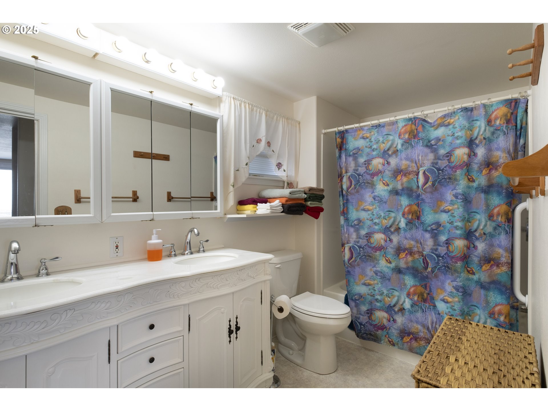 318 N HIGHWAY 101, Depoe Bay, OR, 97341