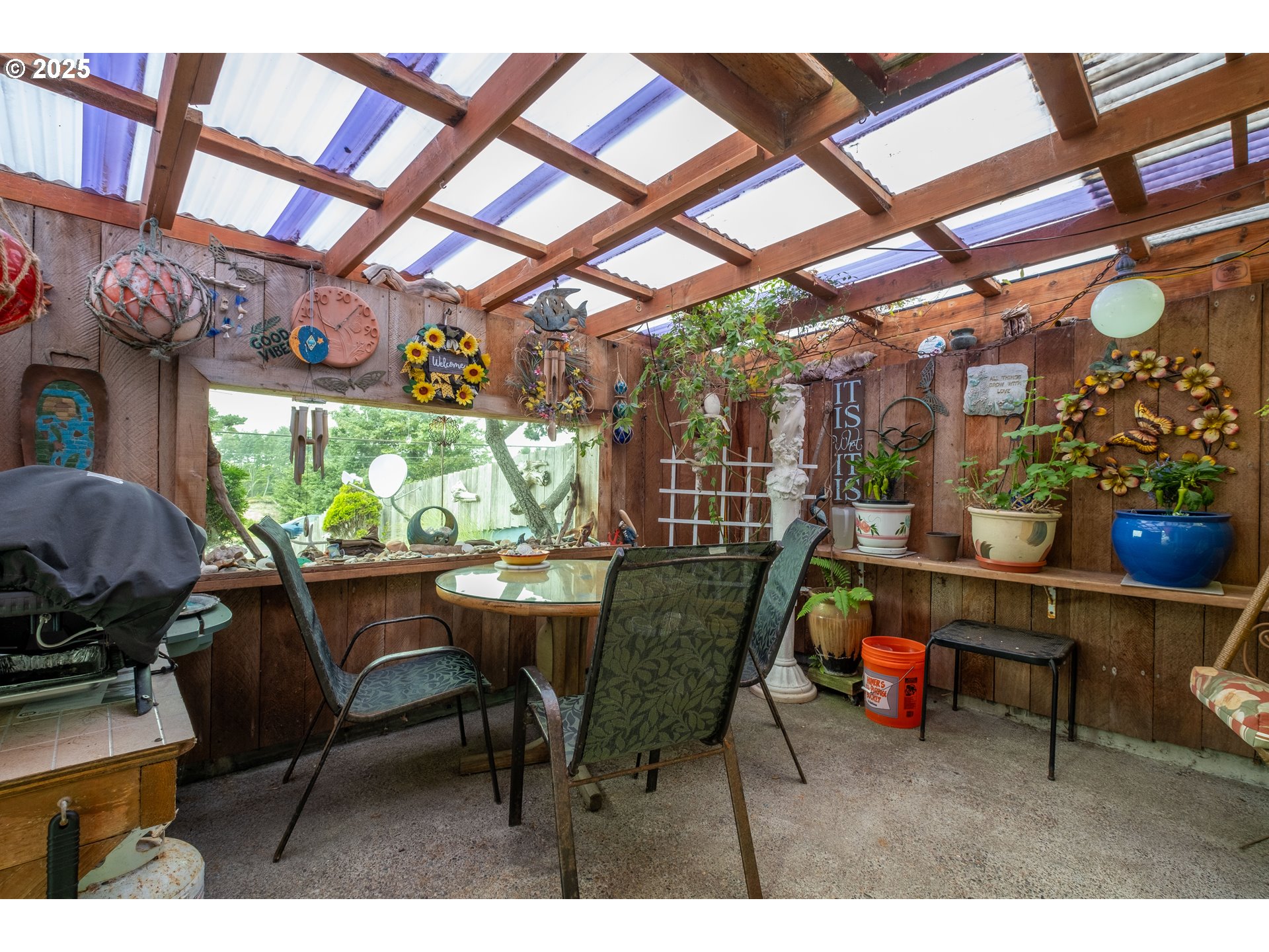 318 N HIGHWAY 101, Depoe Bay, OR, 97341