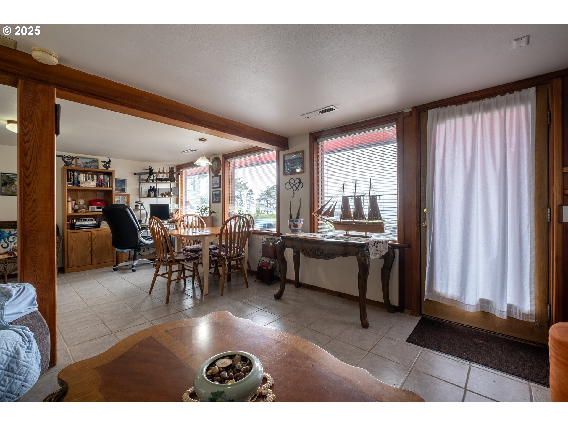 318 N HIGHWAY 101, Depoe Bay, OR, 97341