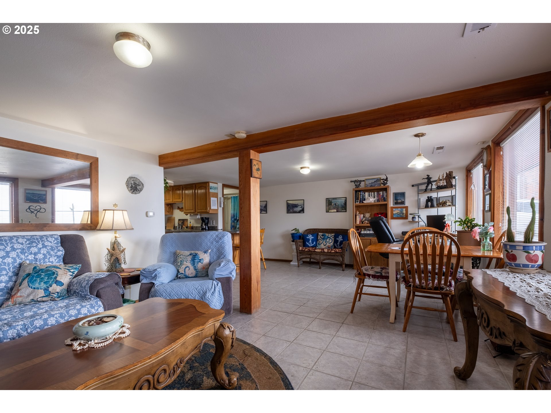 318 N HIGHWAY 101, Depoe Bay, OR, 97341