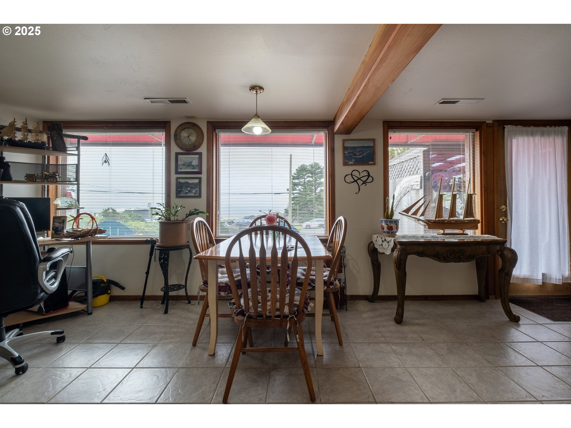 318 N HIGHWAY 101, Depoe Bay, OR, 97341