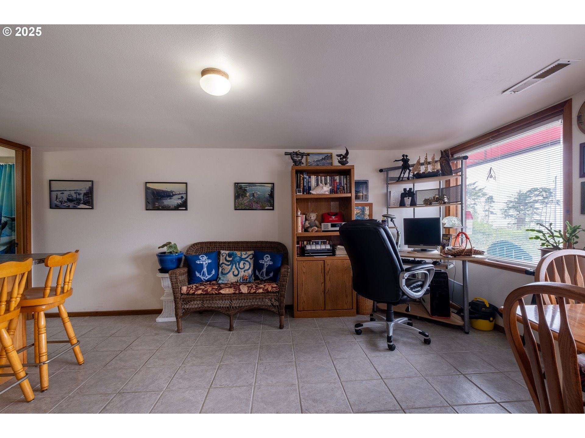 318 N HIGHWAY 101, Depoe Bay, OR, 97341