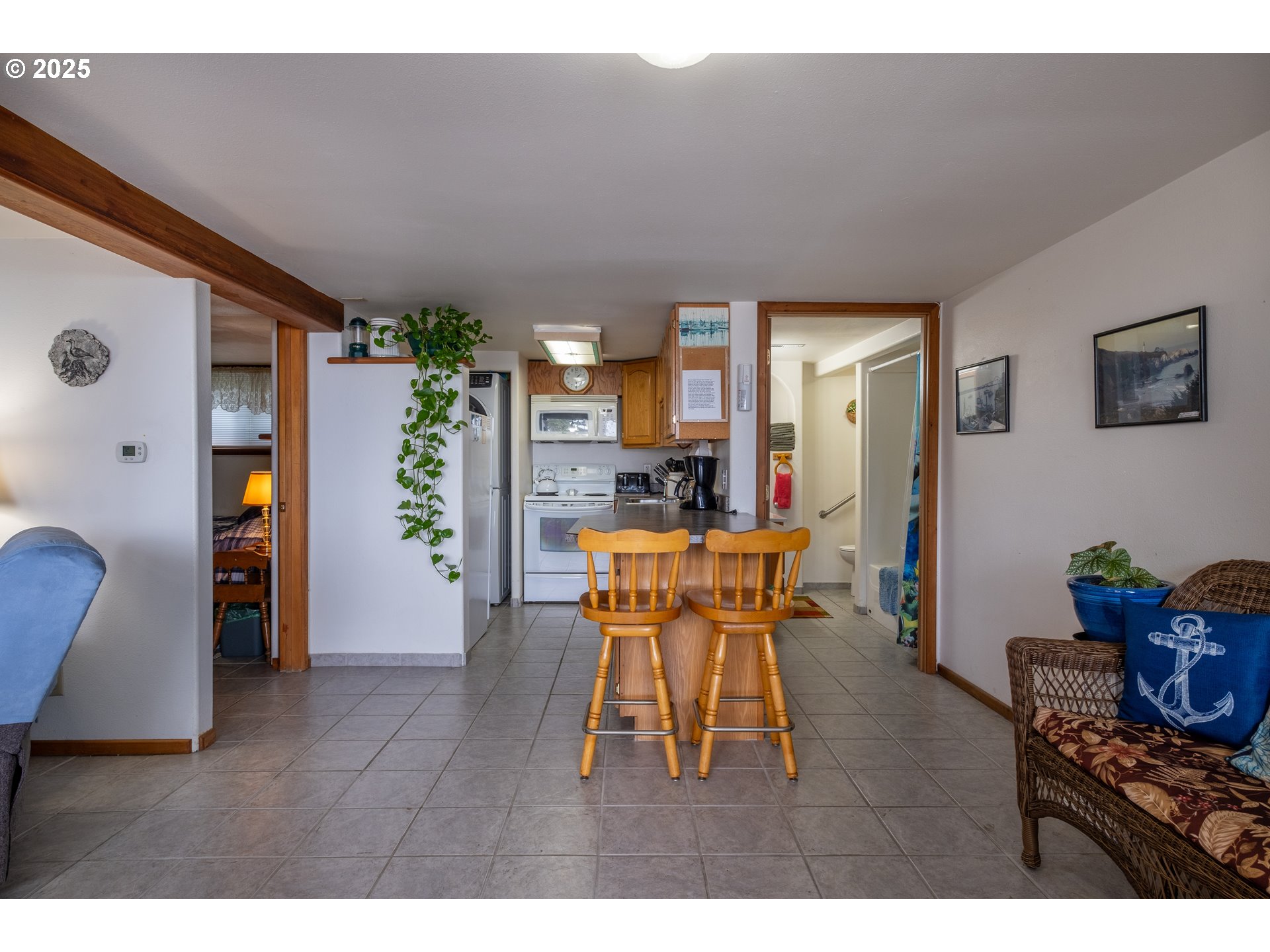 318 N HIGHWAY 101, Depoe Bay, OR, 97341