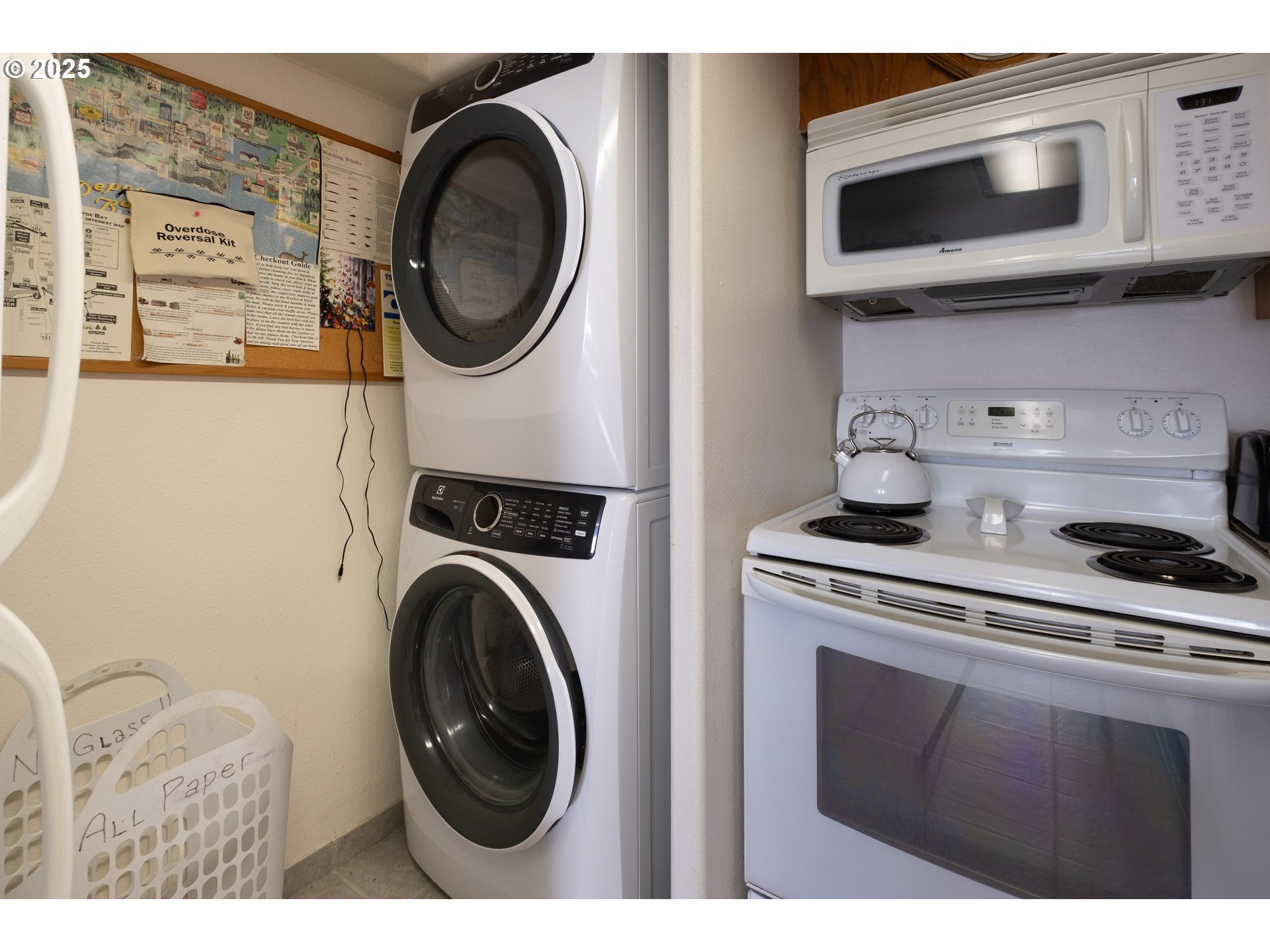 318 N HIGHWAY 101, Depoe Bay, OR, 97341