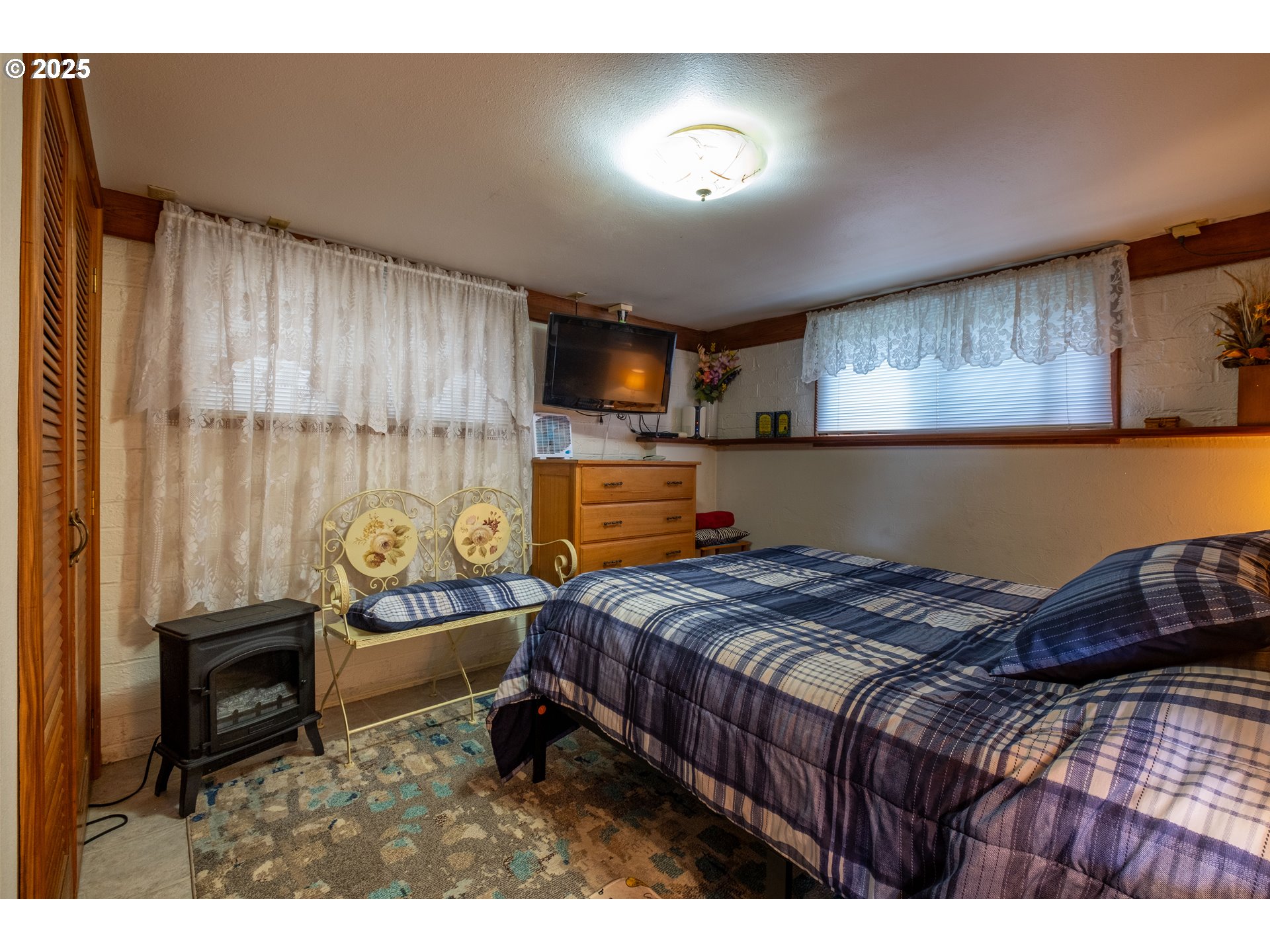 318 N HIGHWAY 101, Depoe Bay, OR, 97341