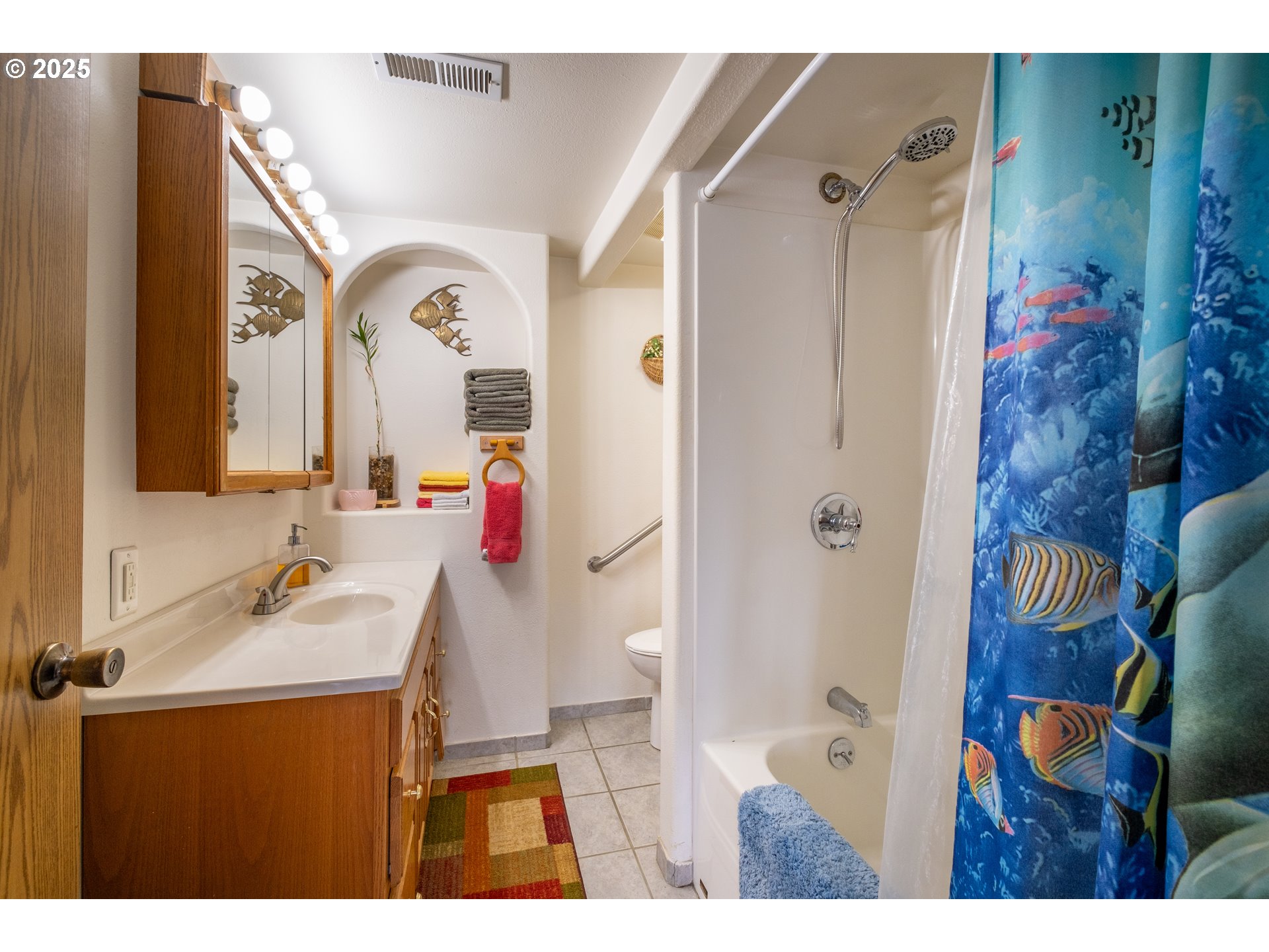 318 N HIGHWAY 101, Depoe Bay, OR, 97341