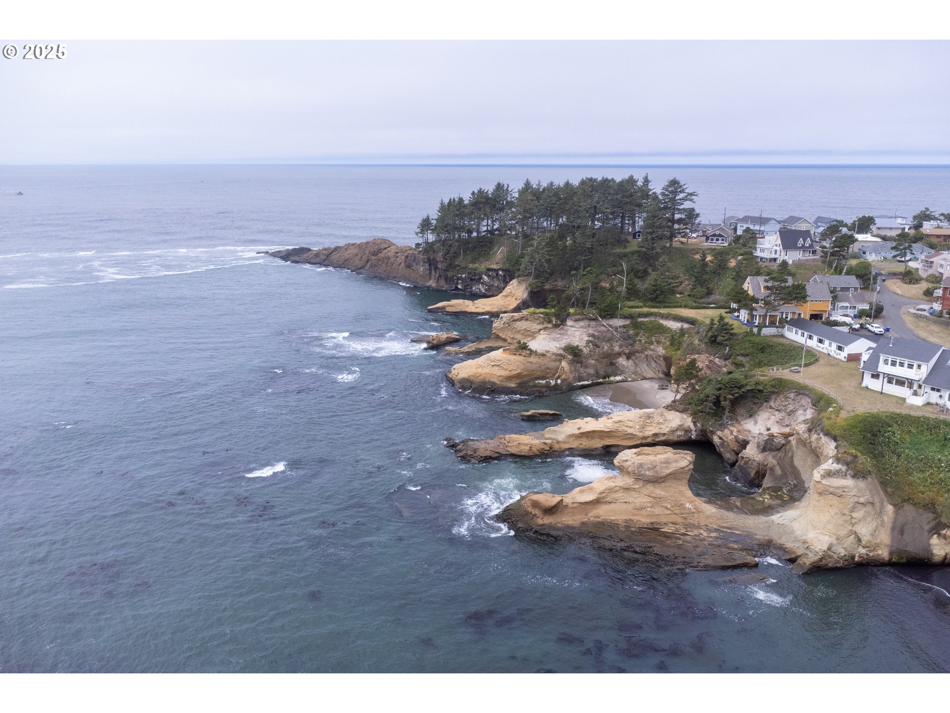 318 N HIGHWAY 101, Depoe Bay, OR, 97341
