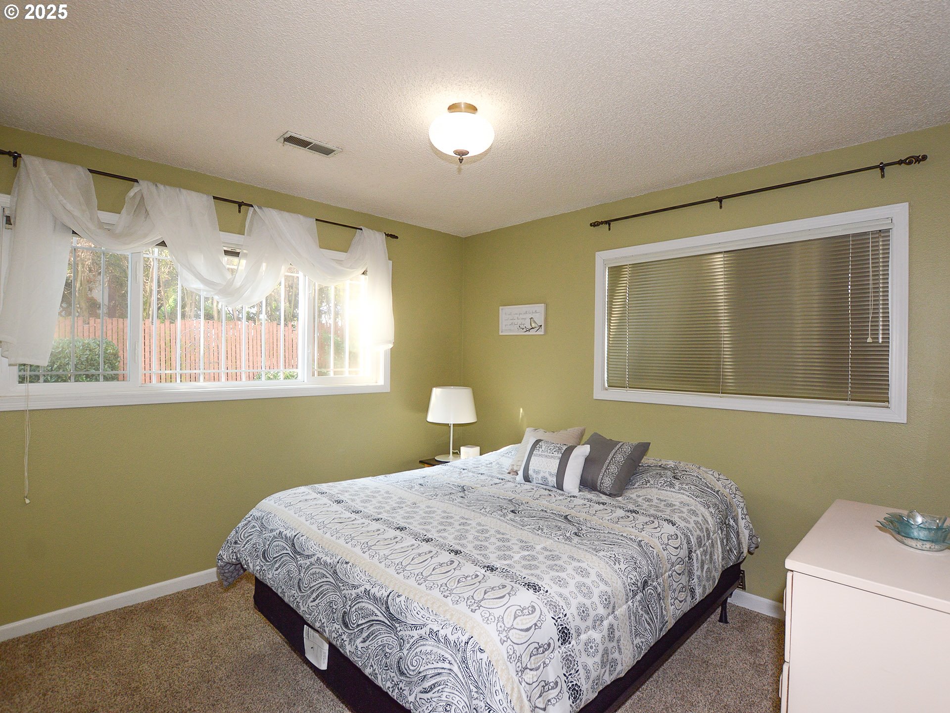 Photo #18: 254931678 Listing 