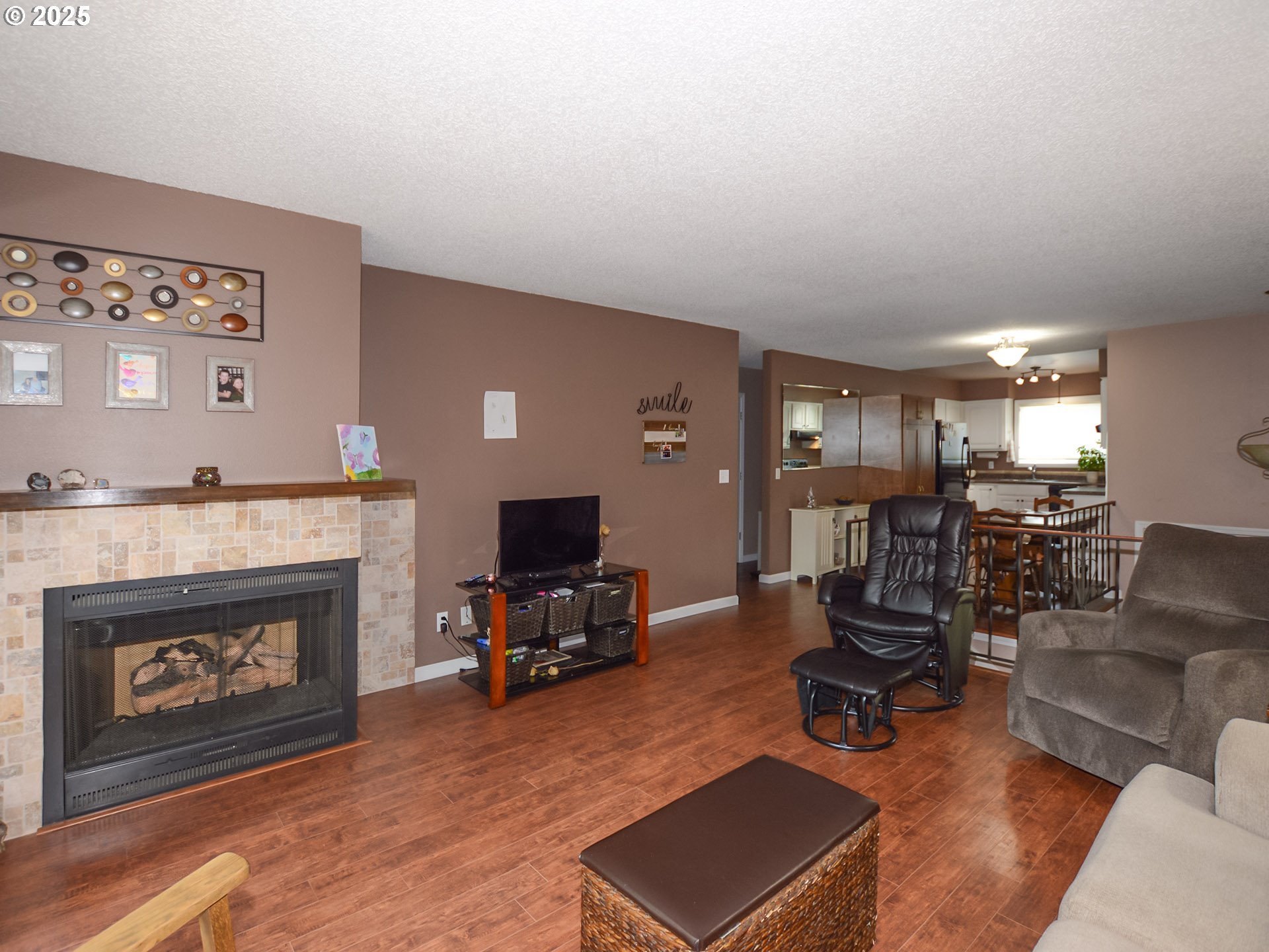 Photo #9: 254931678 Listing 