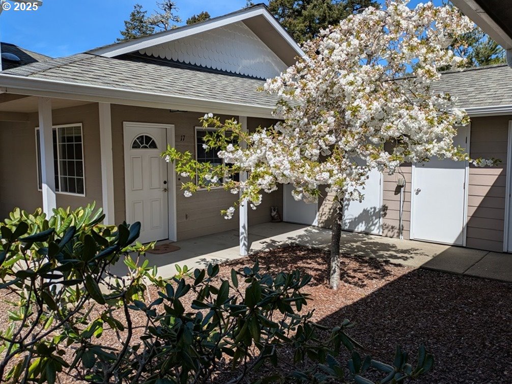 5147 HILLTOP DR, Florence, OR, 97439