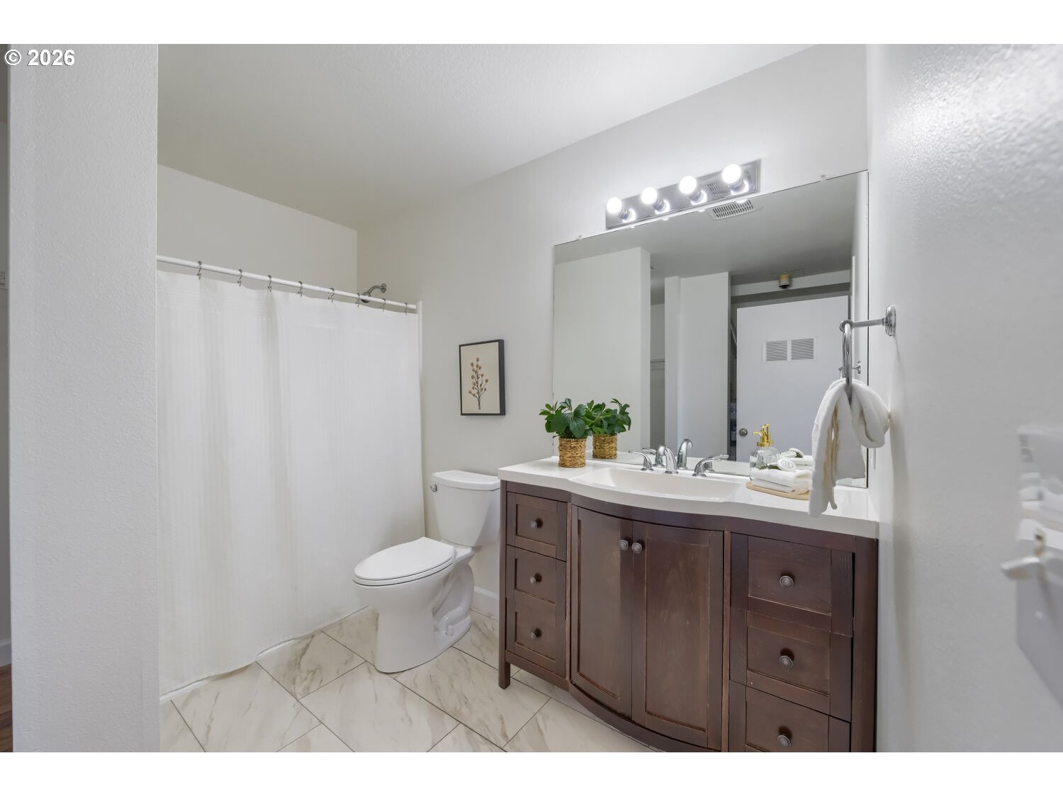 Photo #8: 255505203 Listing: Photo #8