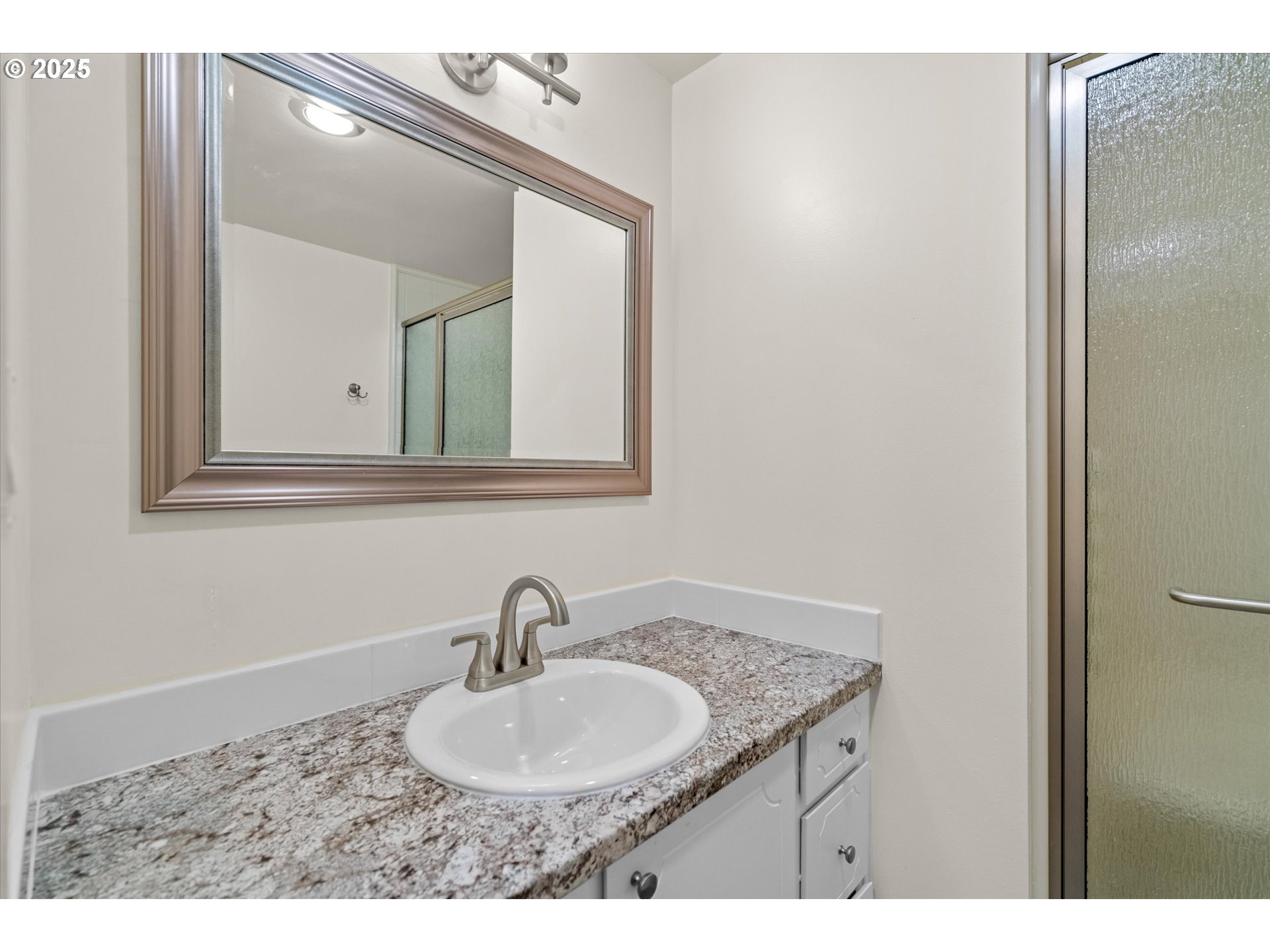 Photo #20: 256026999 Listing: Photo #20