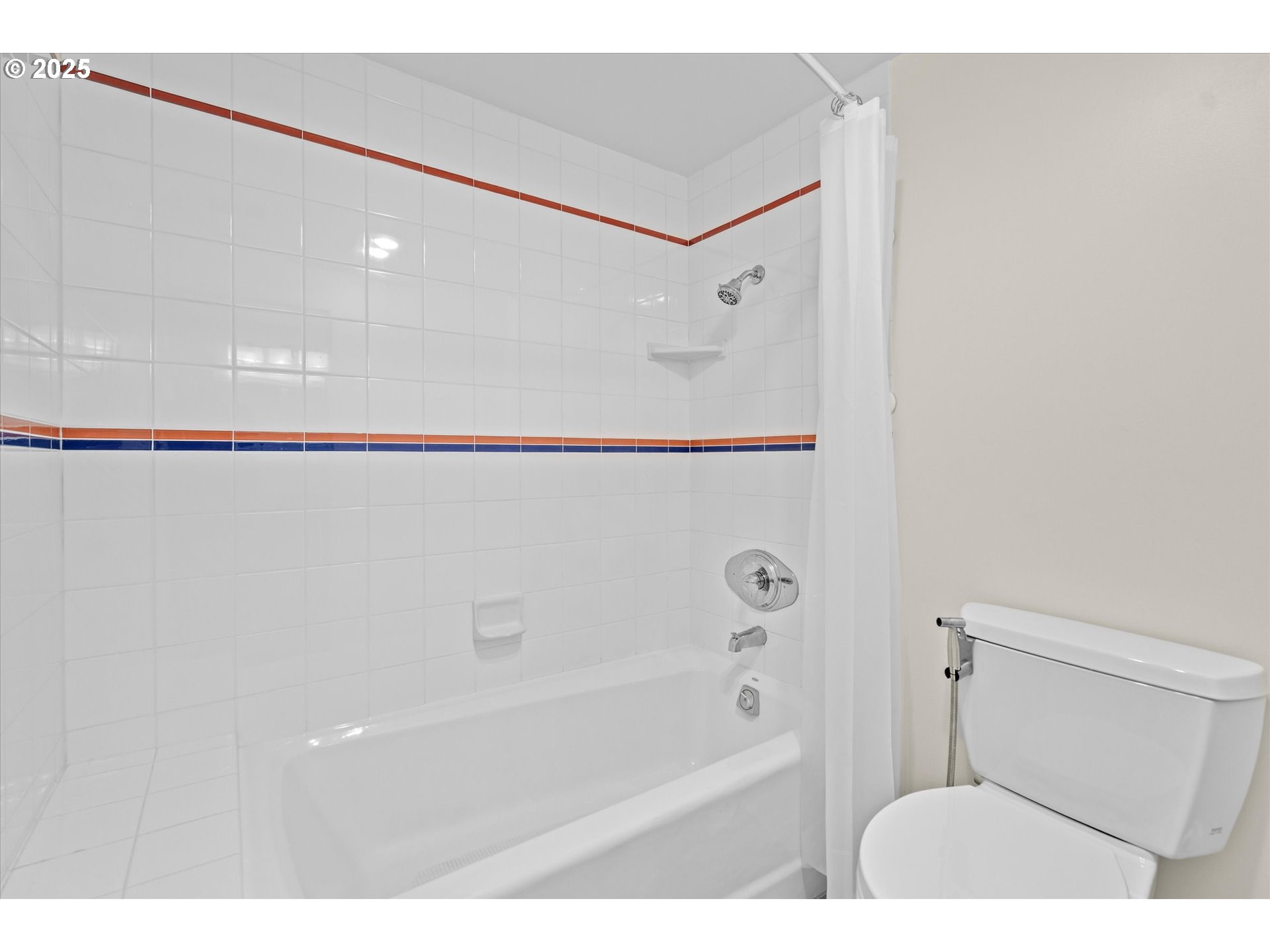 Photo #24: 256026999 Listing: Photo #24