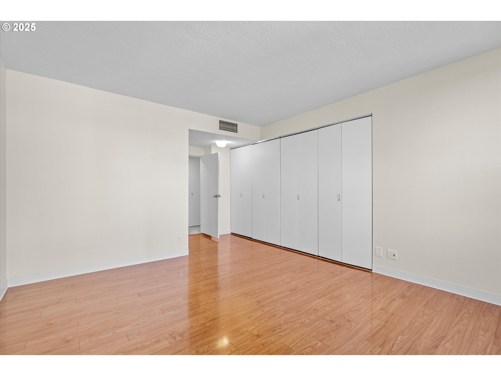 Photo #25: 256026999 Listing: Photo #25