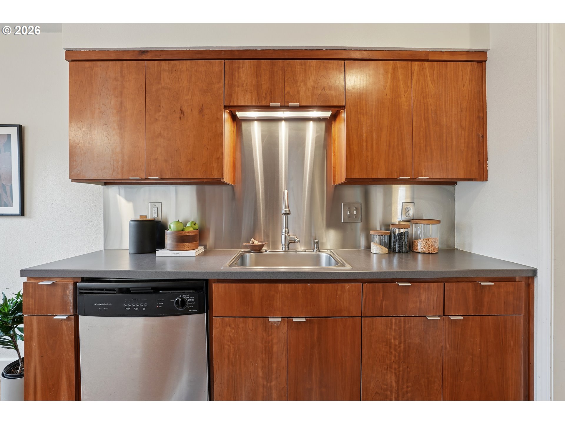 Photo #17: 256207096 Listing: Photo #17