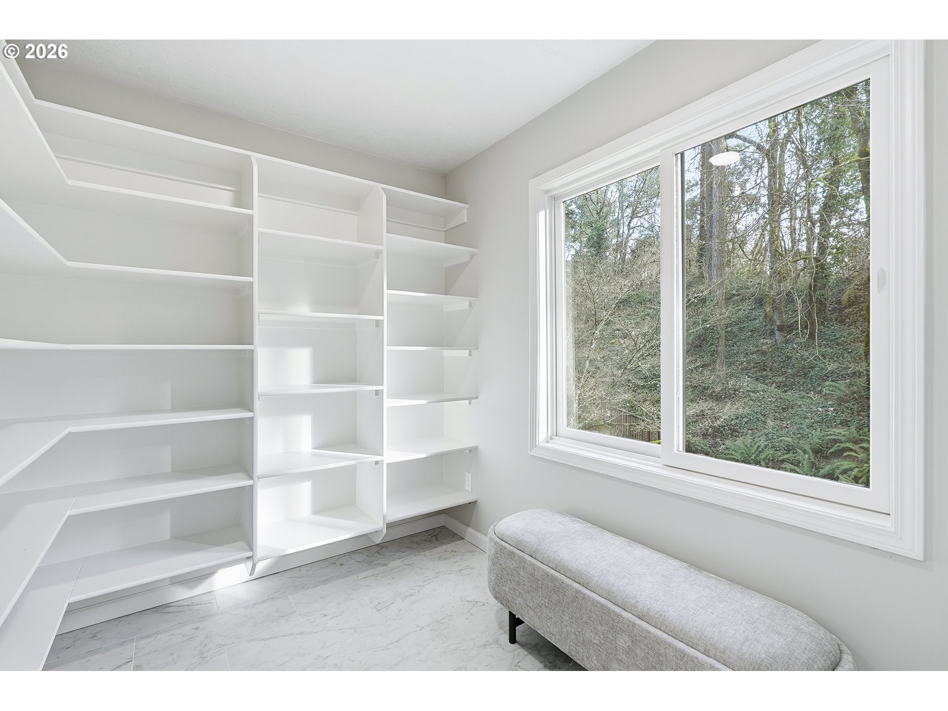 16181 PARELIUS CIR, Lake Oswego, OR, 97034