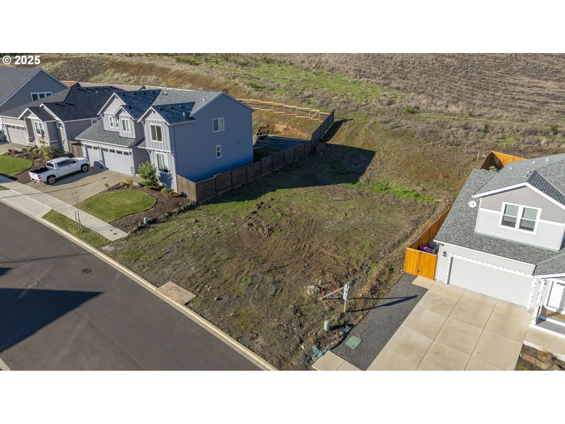 2805 NW MT ASHLAND LN, Mc Minnville, OR, 97128