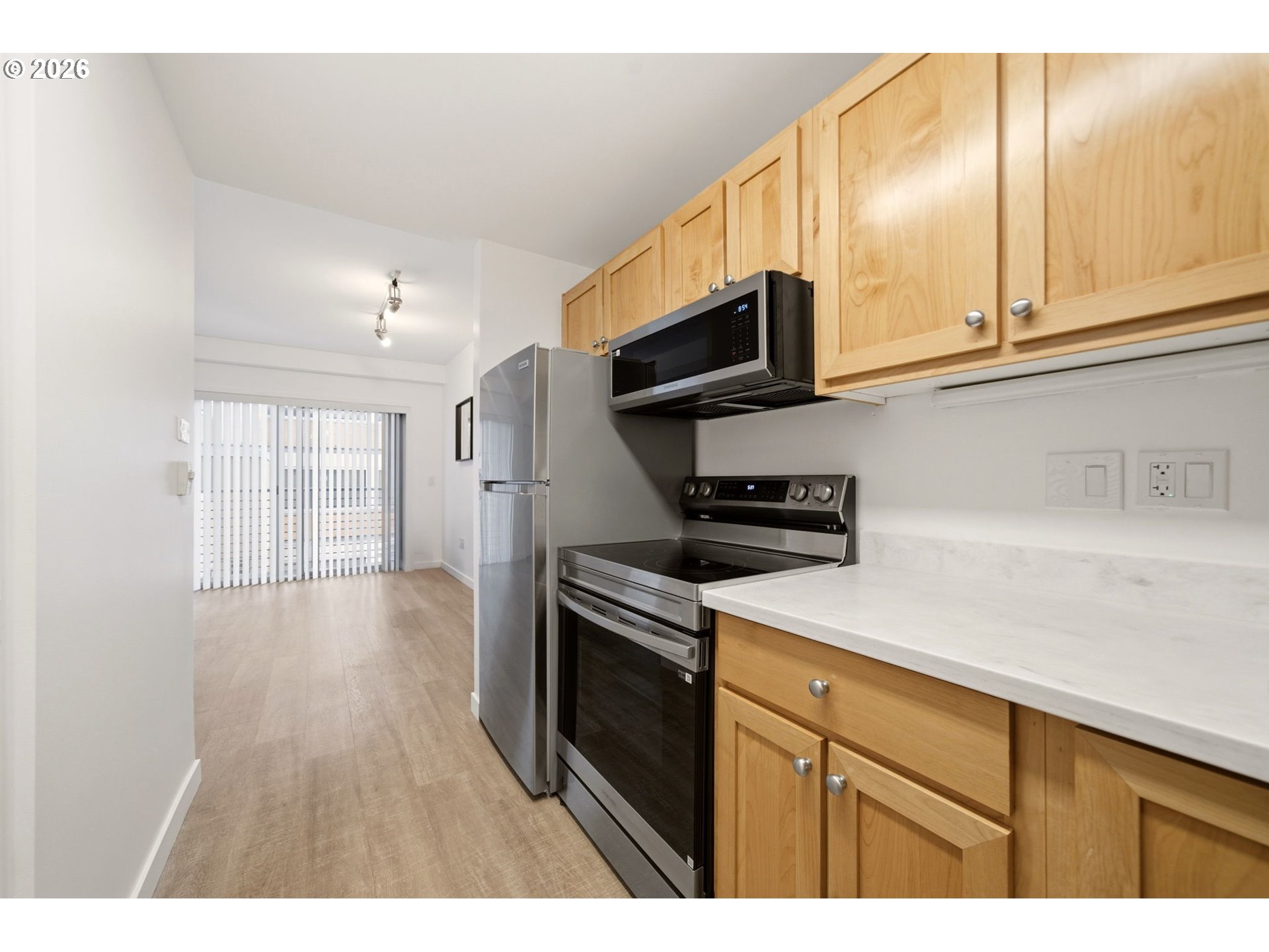 Photo #6: 257429344 Listing: Photo #6