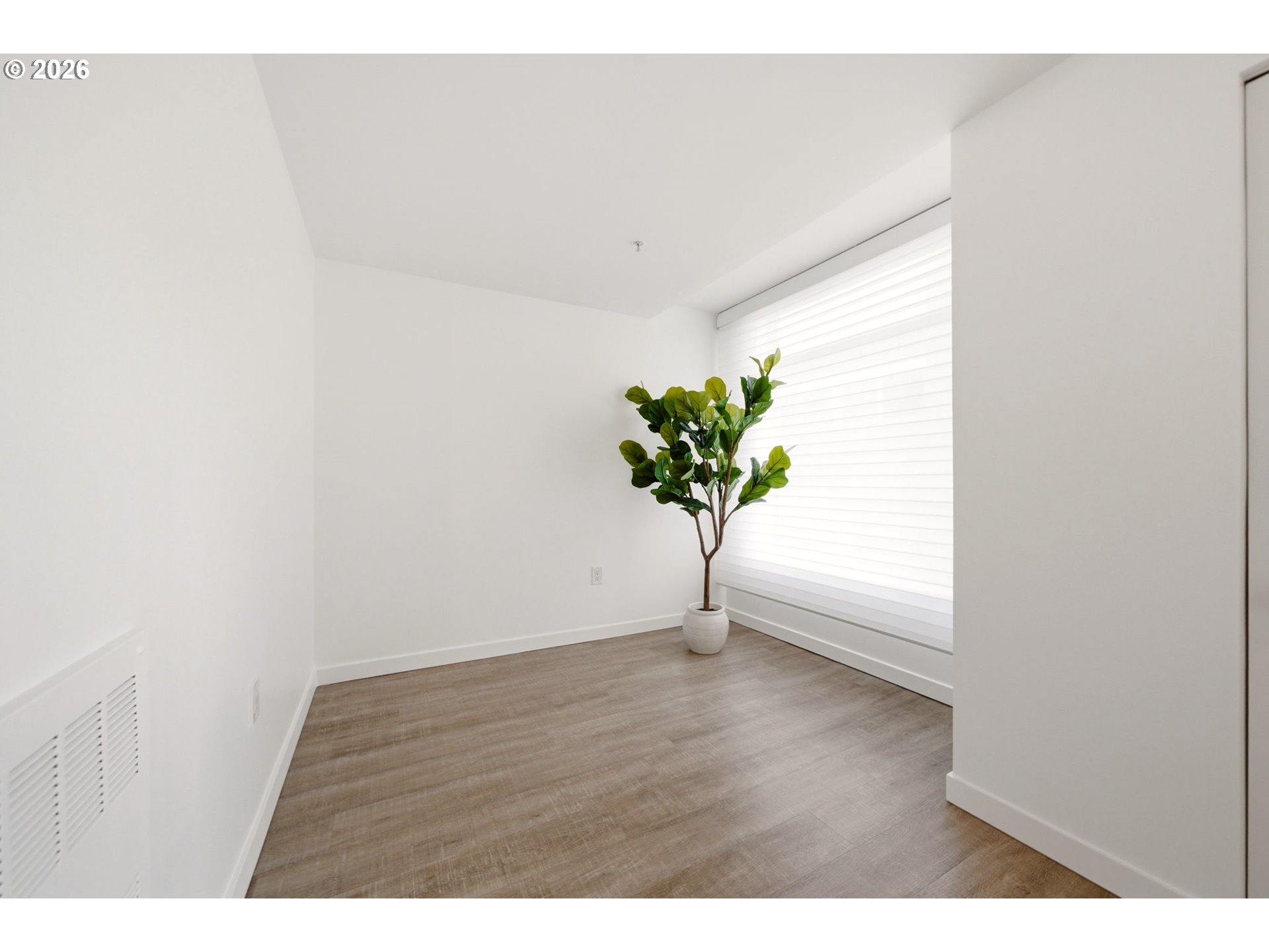 Photo #17: 257429344 Listing: Photo #17