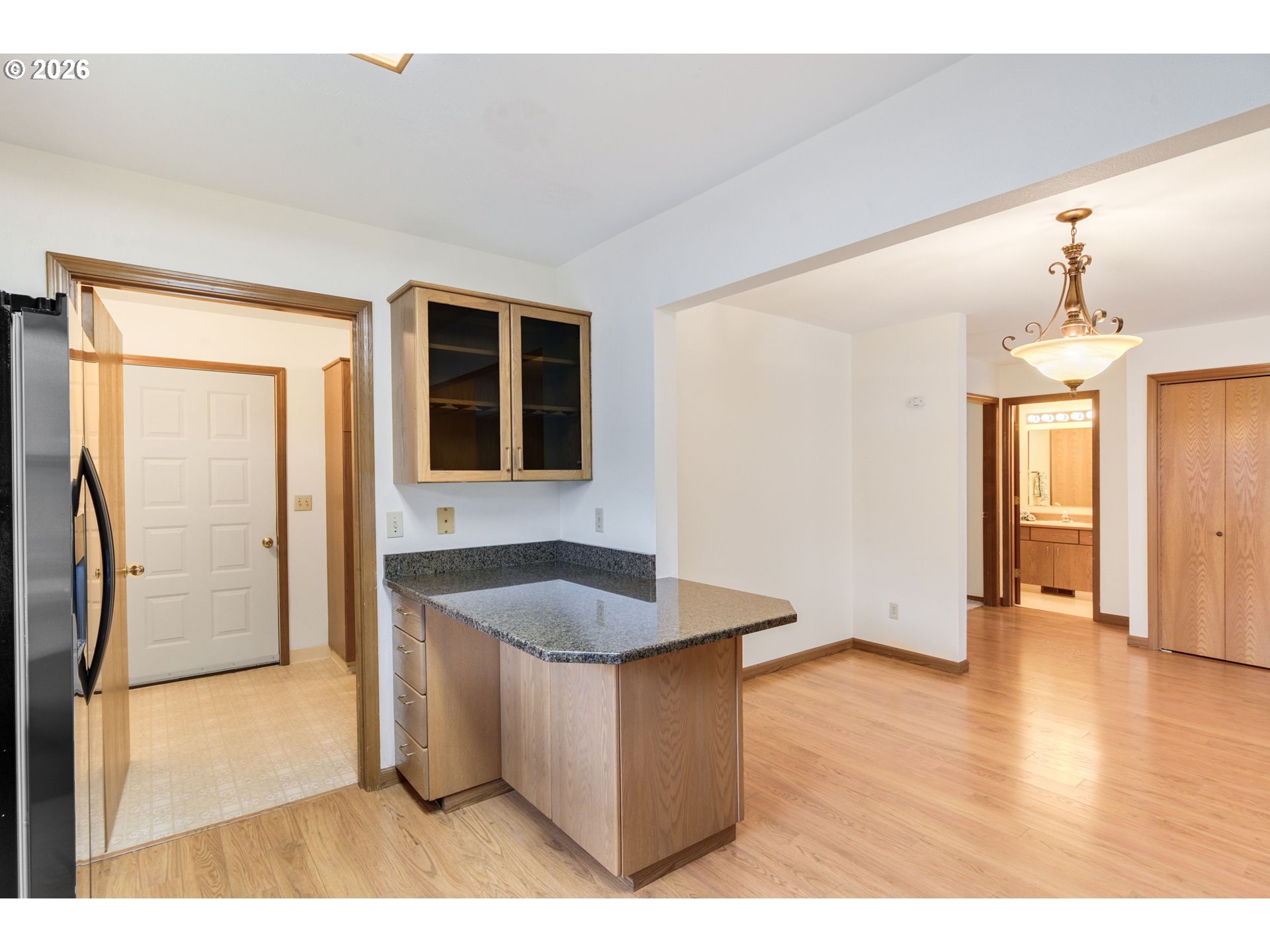 Photo #4: 257547946 Listing: Photo #4