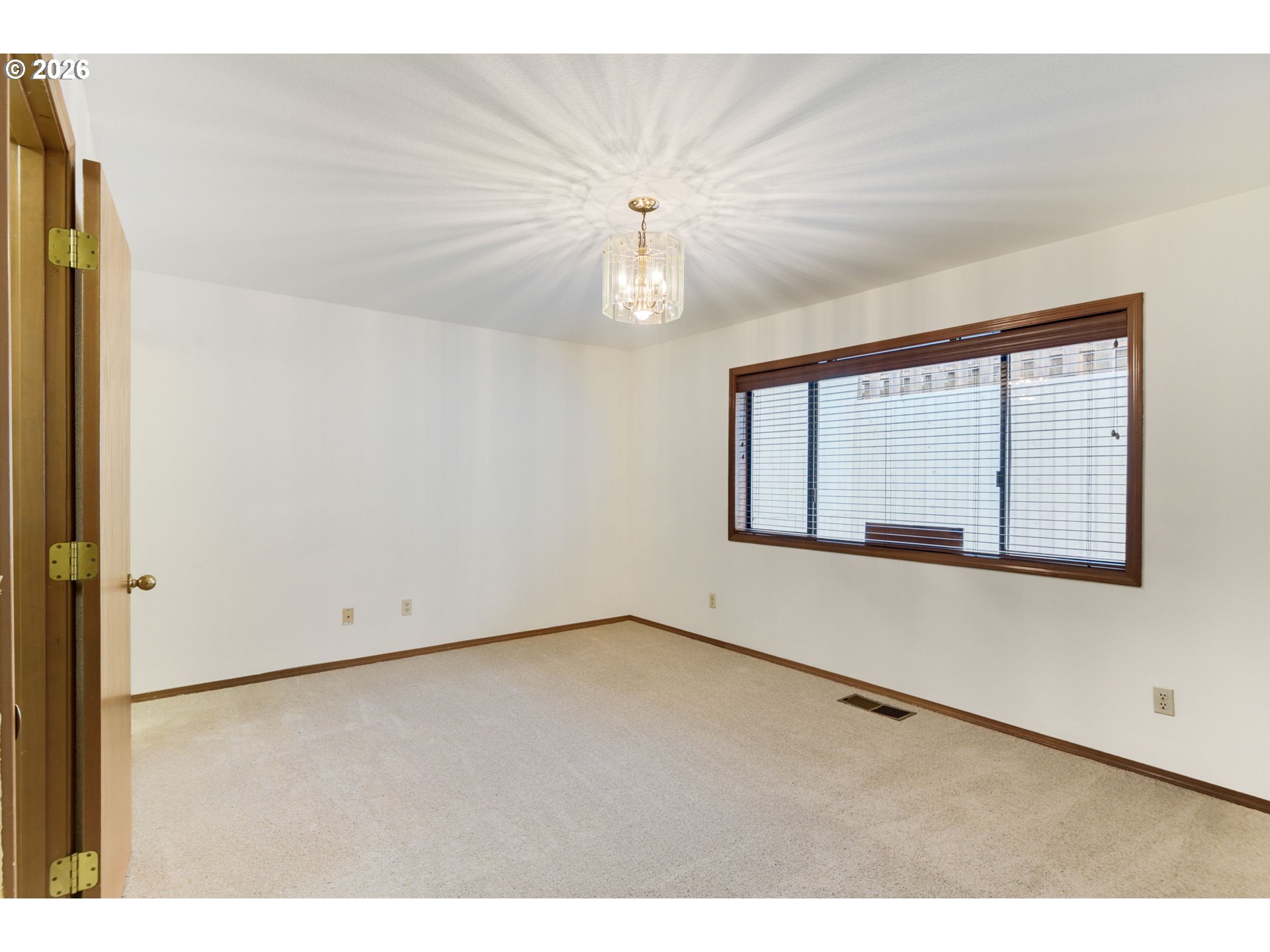 Photo #10: 257547946 Listing: Photo #10