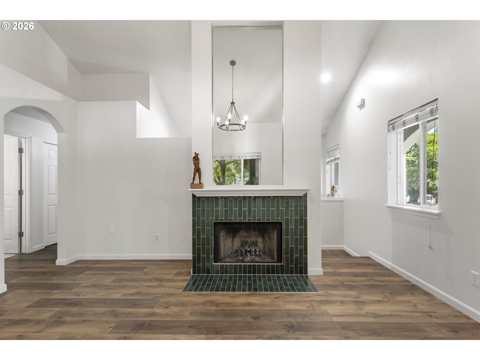 Photo #3: 257787422 Listing: Photo #3