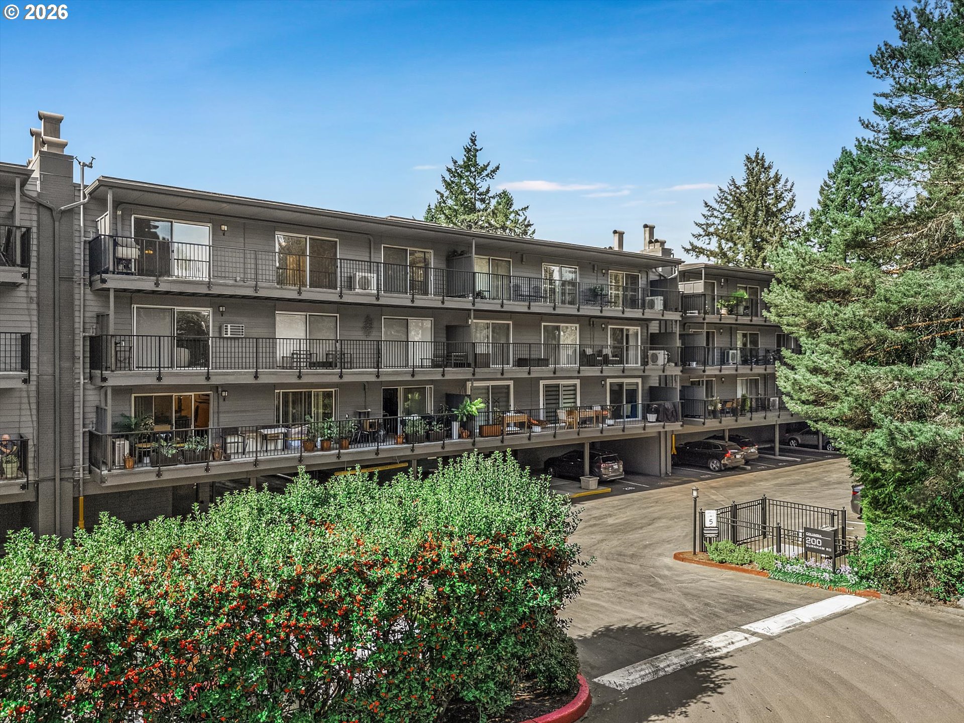 Photo #8: 258142701 Listing: Photo #8