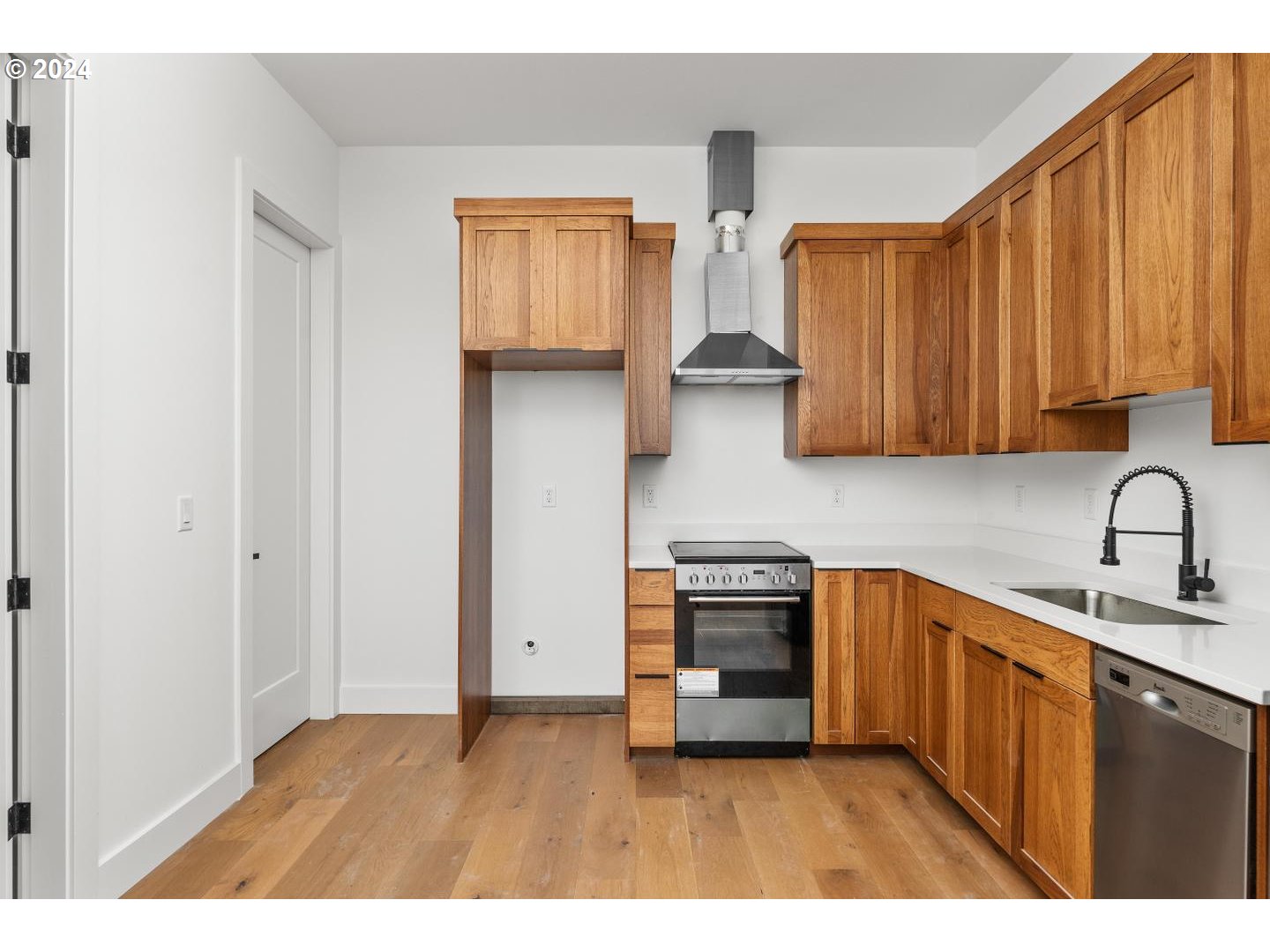 9316 NW HARDY AVE, Portland, OR, 97231