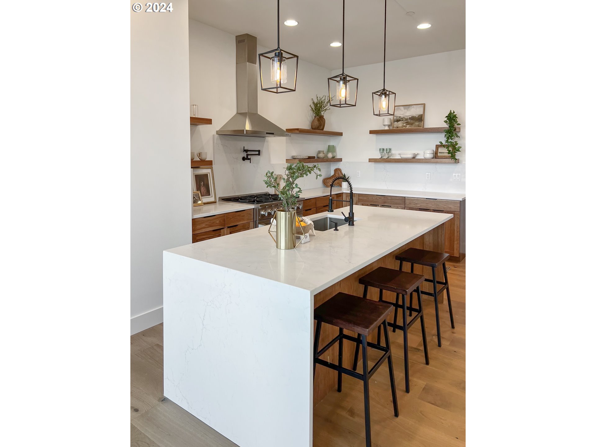 9316 NW HARDY AVE, Portland, OR, 97231