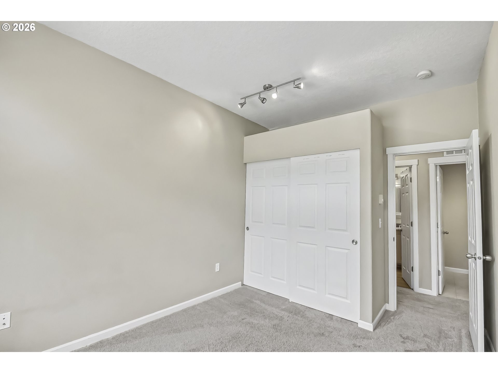 Photo #11: 258300327 Listing: Photo #11