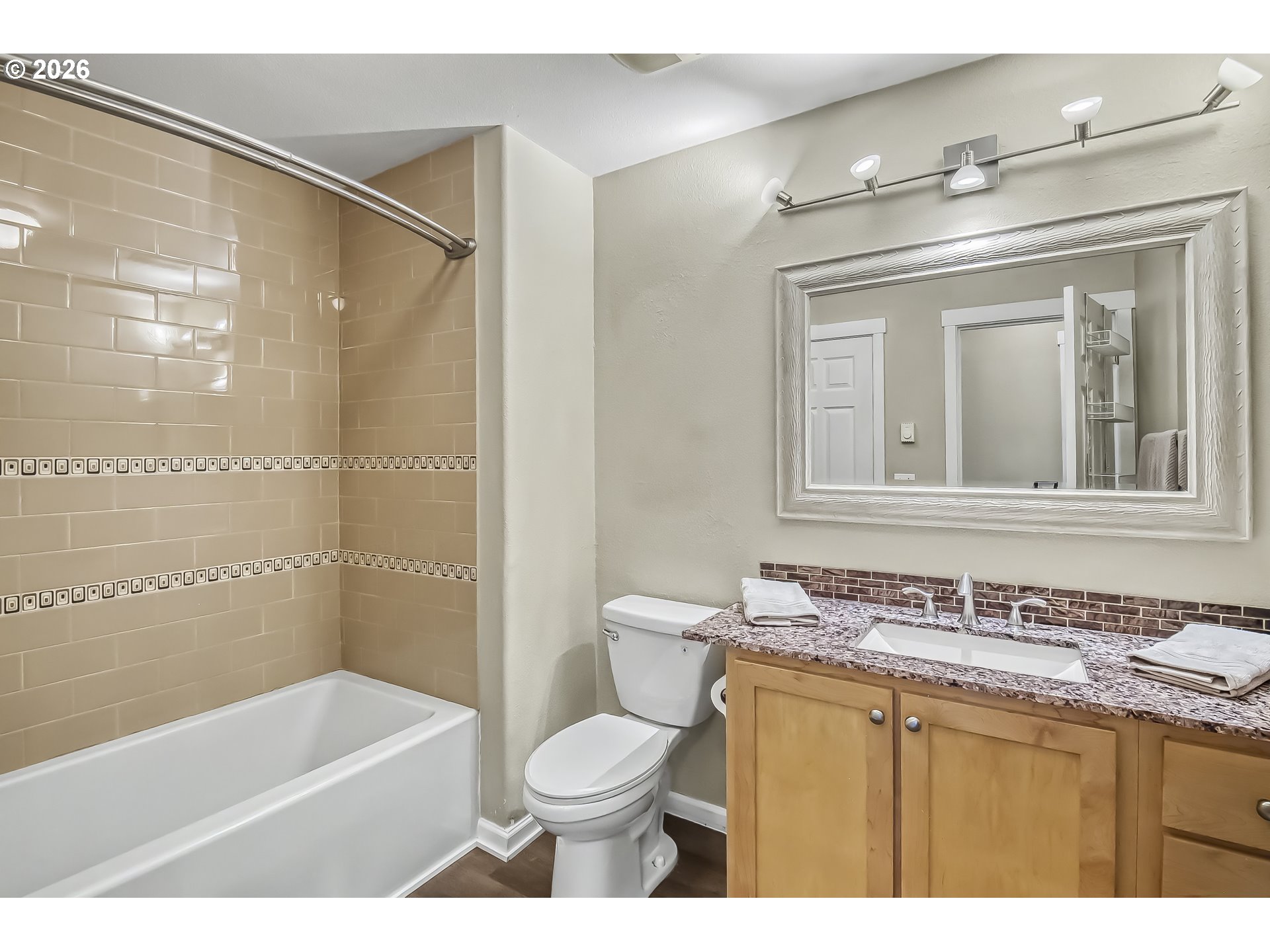 Photo #14: 258300327 Listing: Photo #14