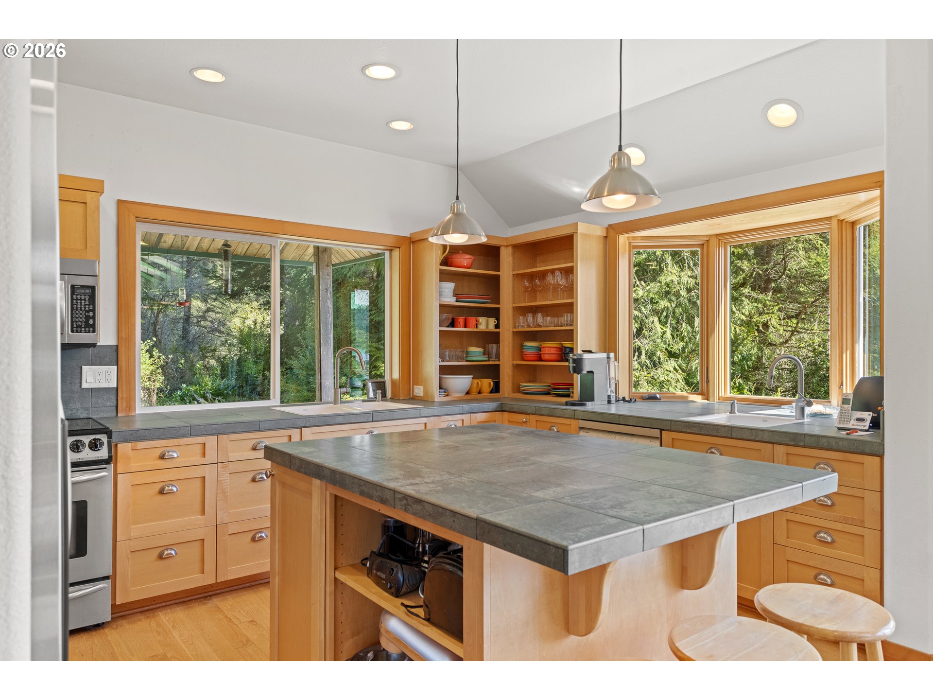 83416 PARKWAY DR, Florence, OR, 97439 83416 PARKWAY DR, Florence, OR, 97439