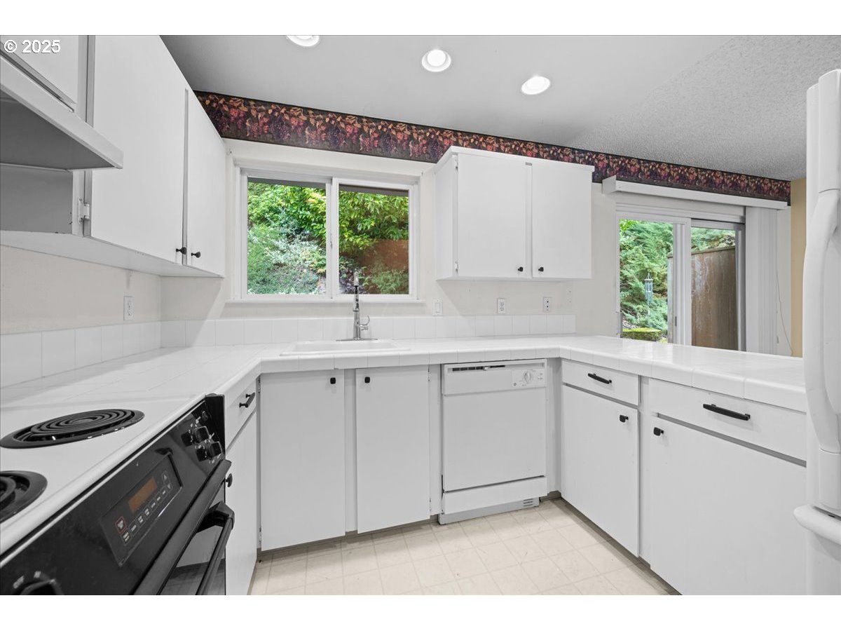 3816 BOTTICELLI ST UNIT 7, Lake Oswego, OR, 97035