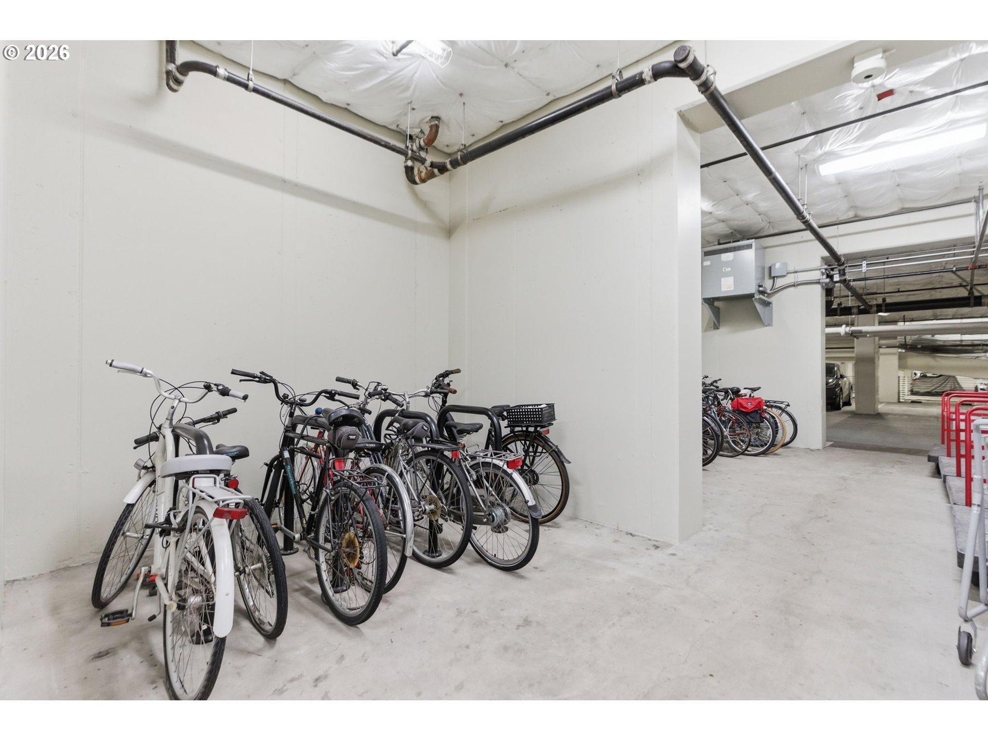 Photo #8: 260939279 Listing: Photo #8