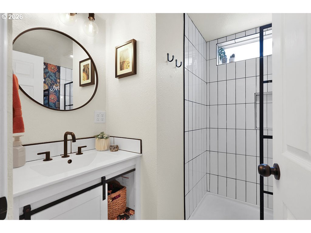 2210 ROOSEVELT BLVD, Eugene, OR, 97402