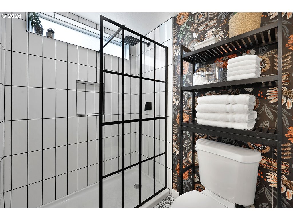 2210 ROOSEVELT BLVD, Eugene, OR, 97402