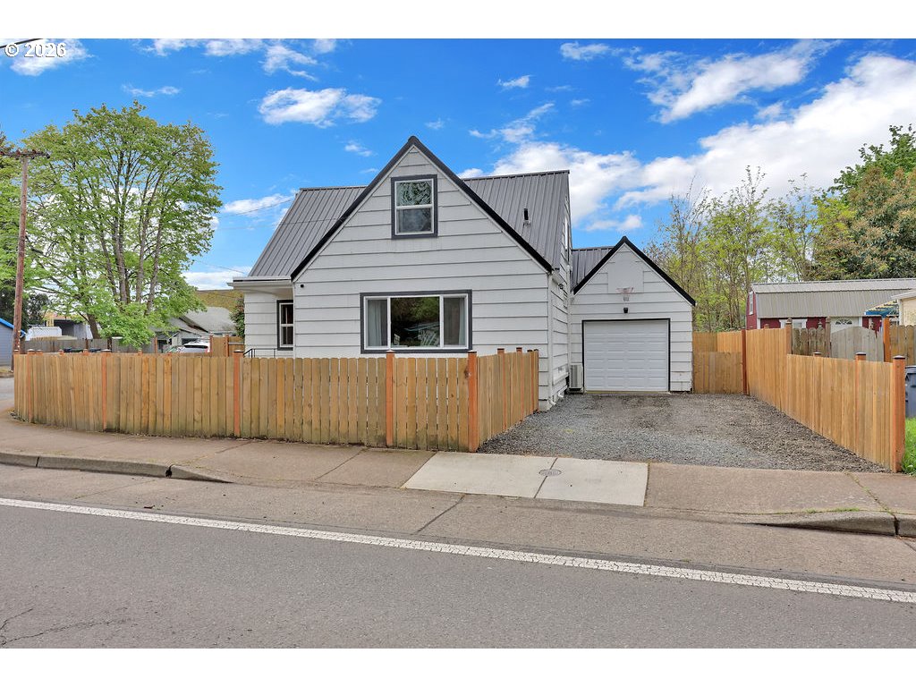 2210 ROOSEVELT BLVD, Eugene, OR, 97402