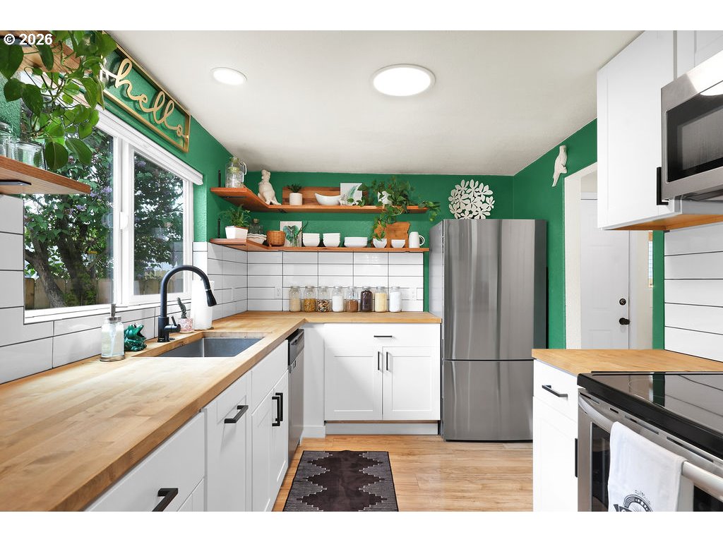 2210 ROOSEVELT BLVD, Eugene, OR, 97402