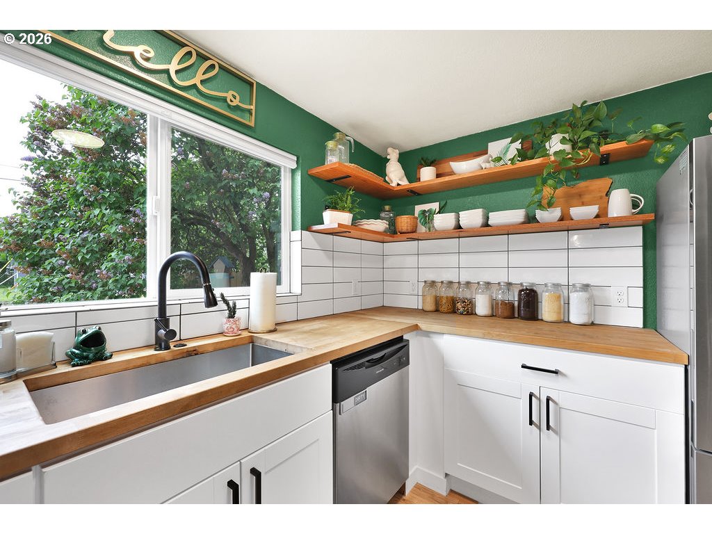 2210 ROOSEVELT BLVD, Eugene, OR, 97402