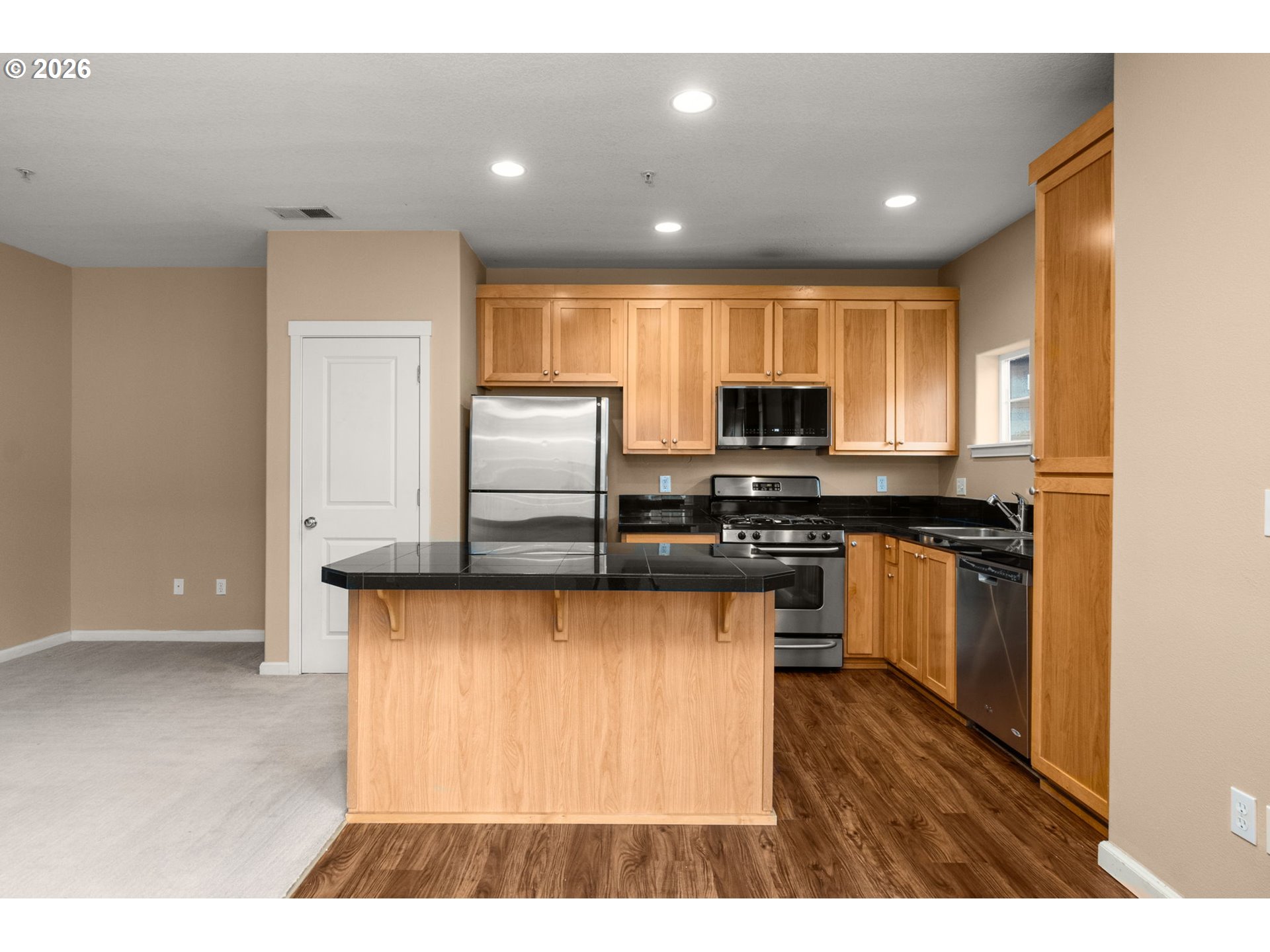 Photo #12: 263048400 Listing: Photo #12