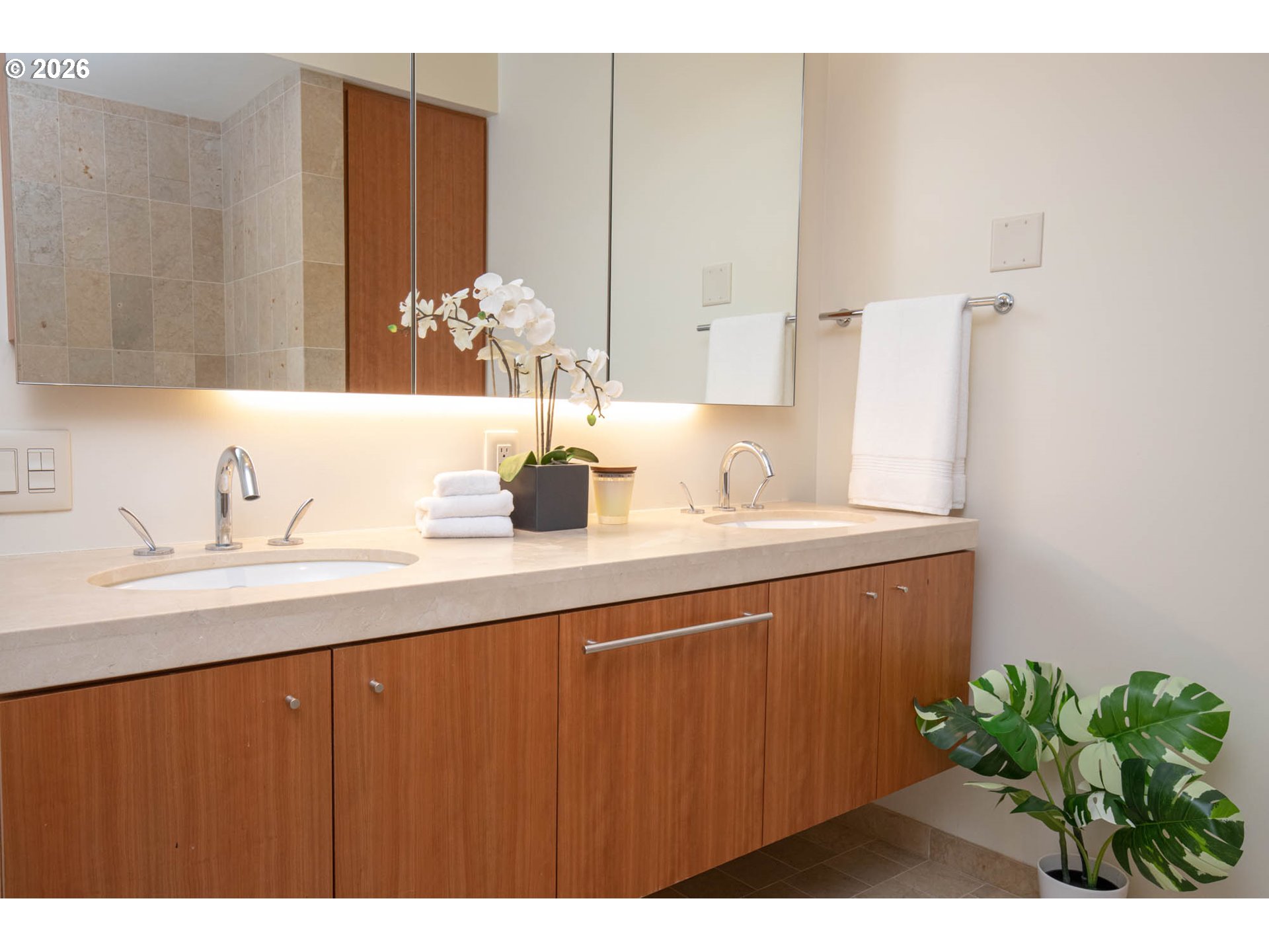 841 S GAINES ST UNIT 2012, Portland, OR, 97239