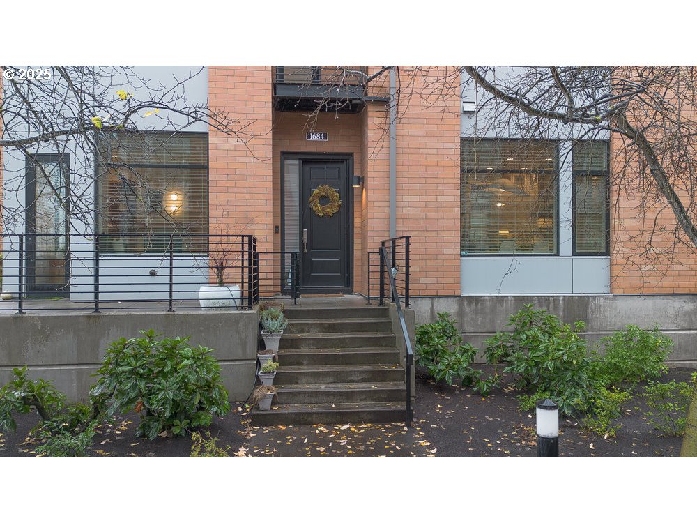 1684 NW RIVERSCAPE ST, Portland, OR, 97209