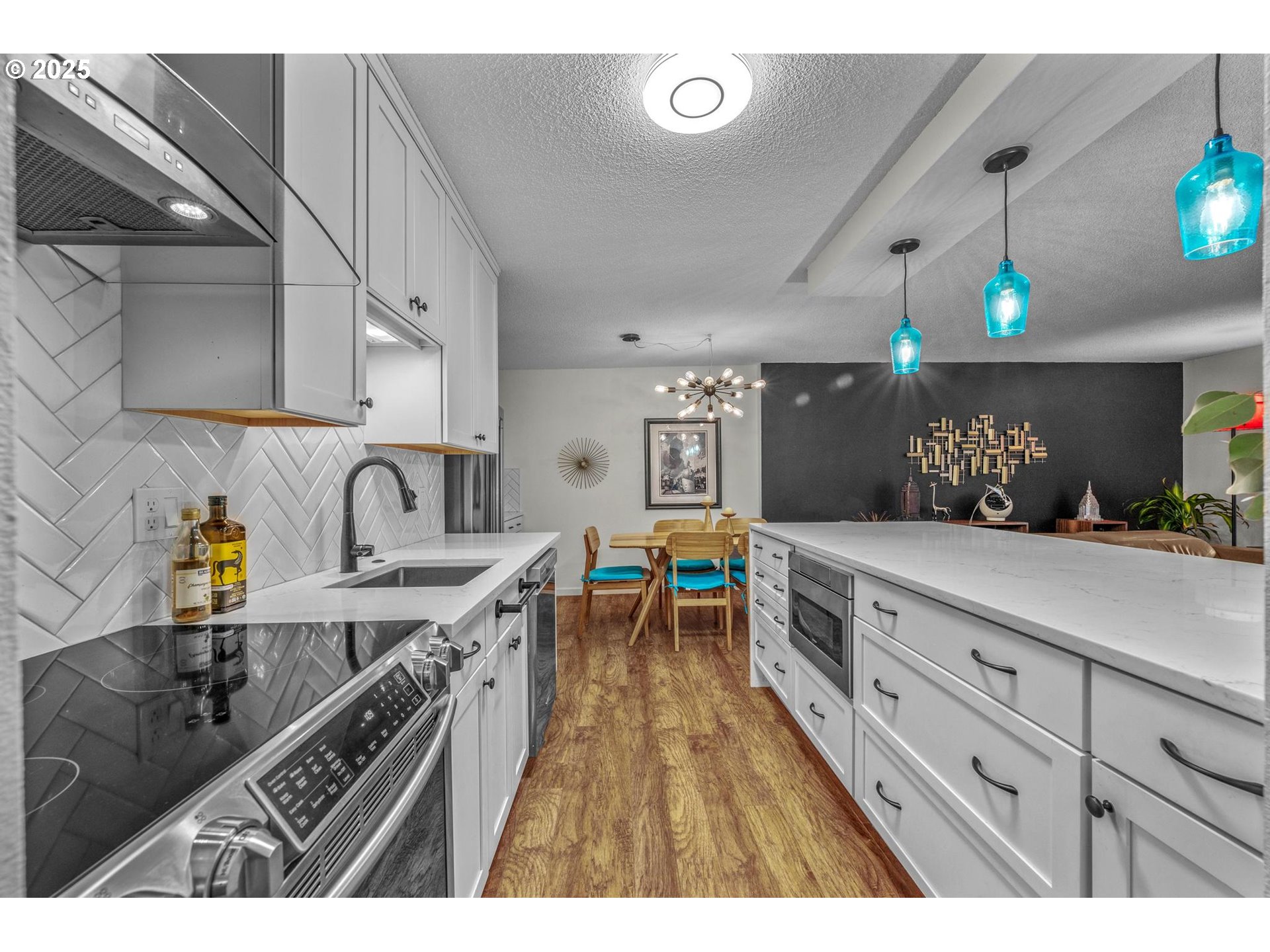 Photo #3: 264447576 Listing: Photo #3