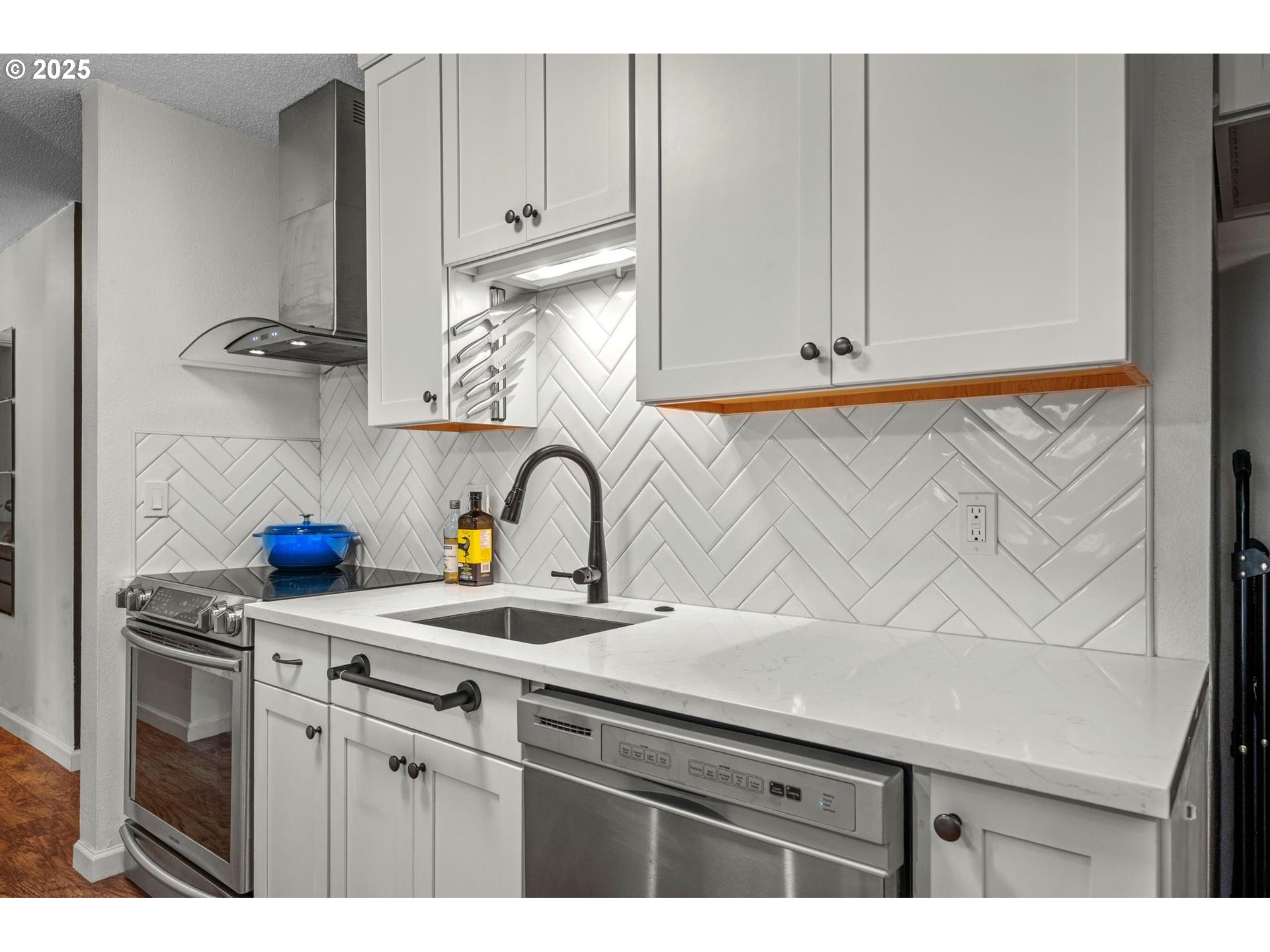 Photo #7: 264447576 Listing: Photo #7