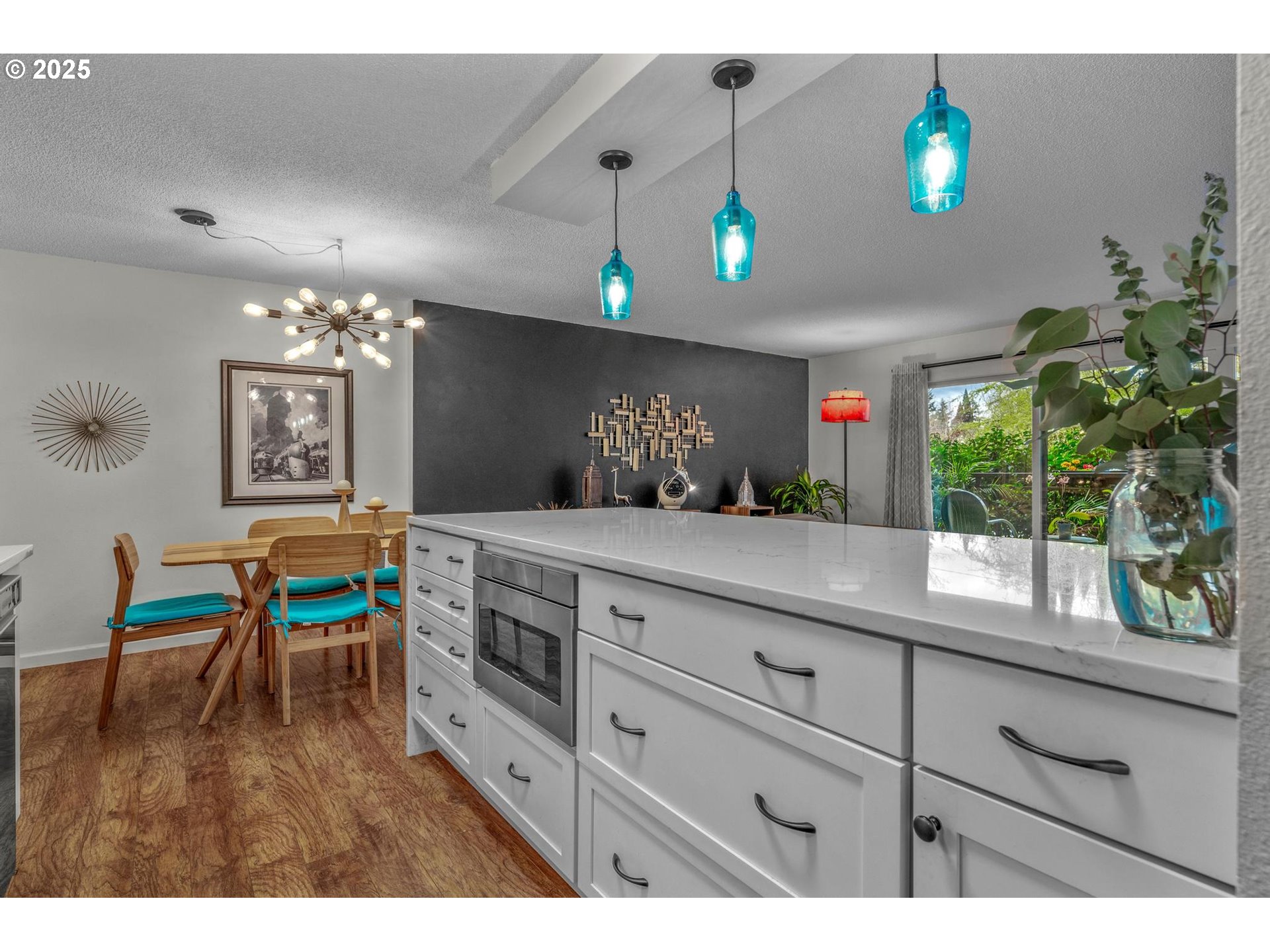 Photo #8: 264447576 Listing: Photo #8