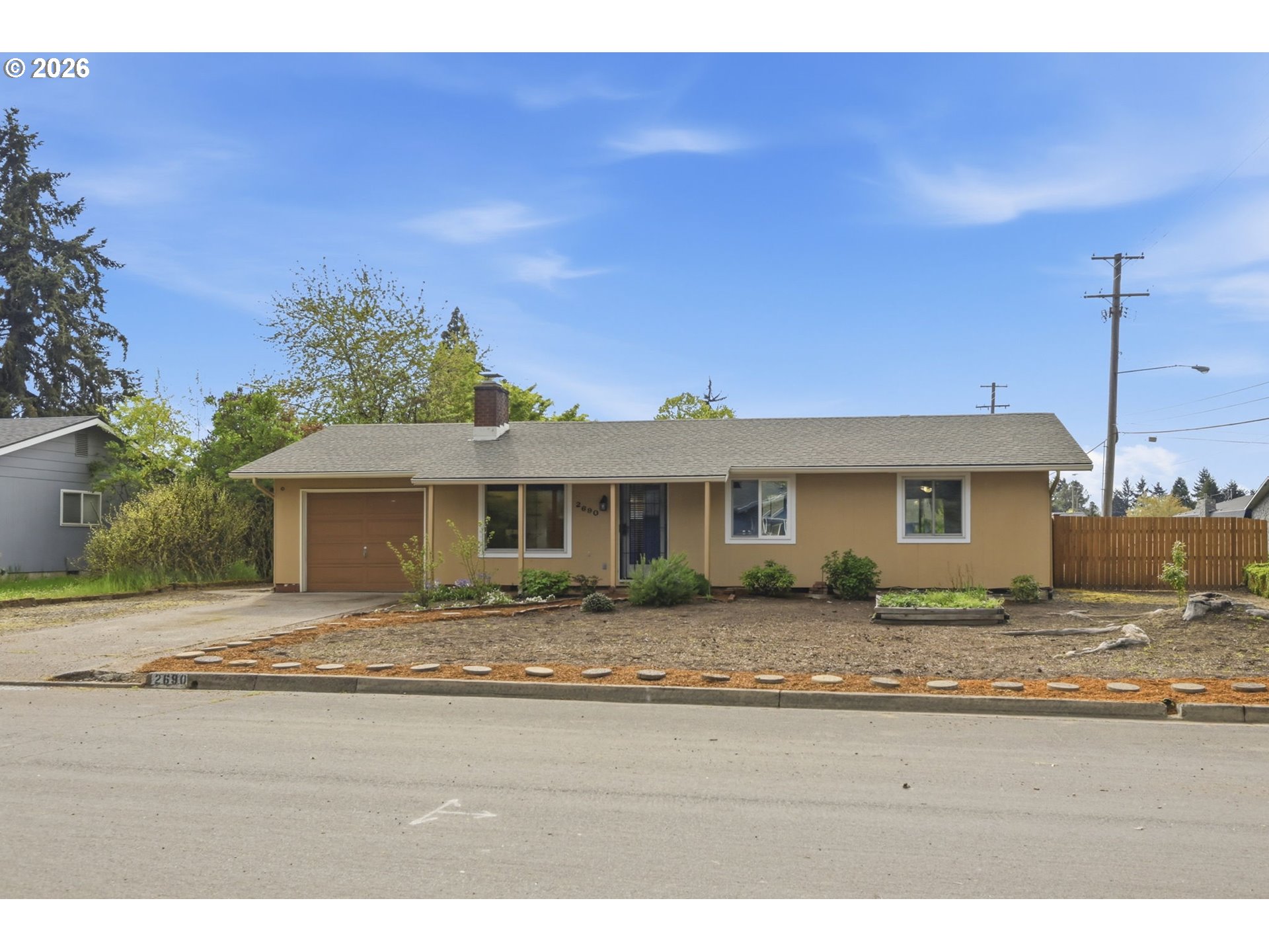 2690 CARBONA ST, Eugene, OR, 97404