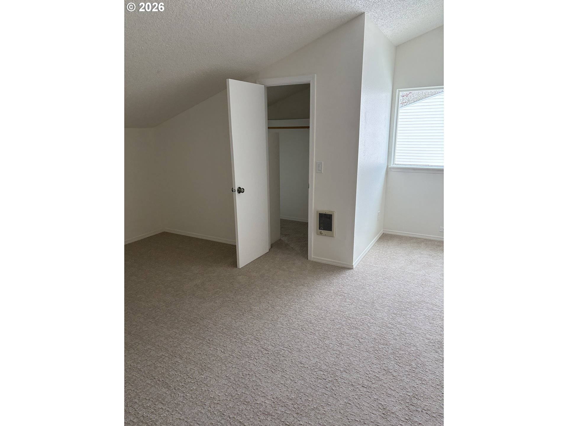 Photo #10: 265305228 Listing: Photo #10