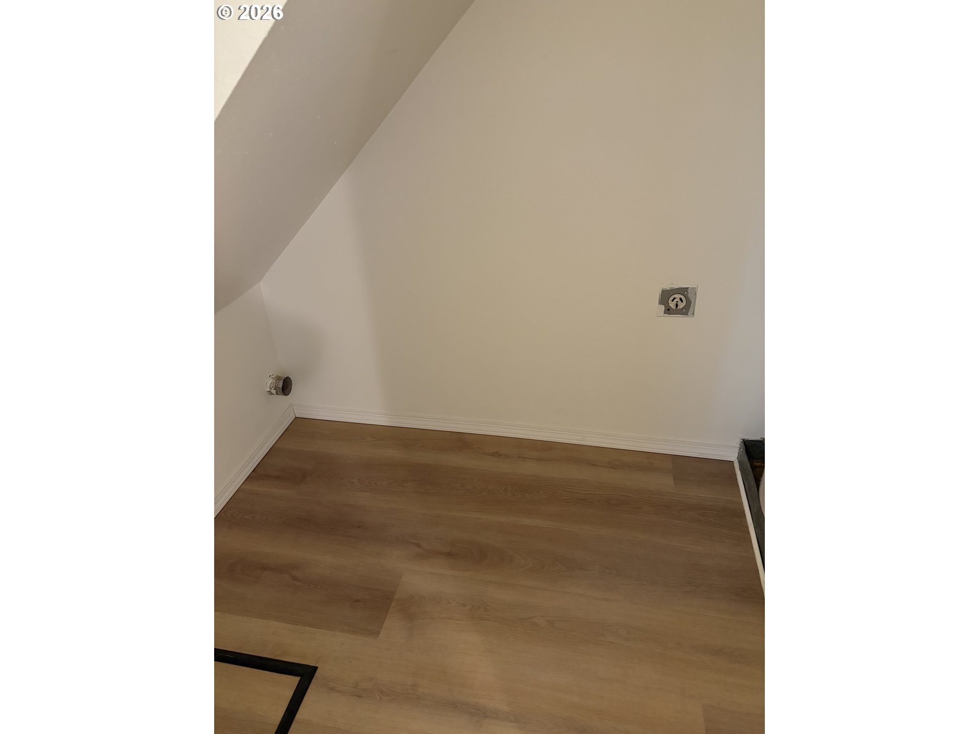 Photo #9: 265305228 Listing: Photo #9